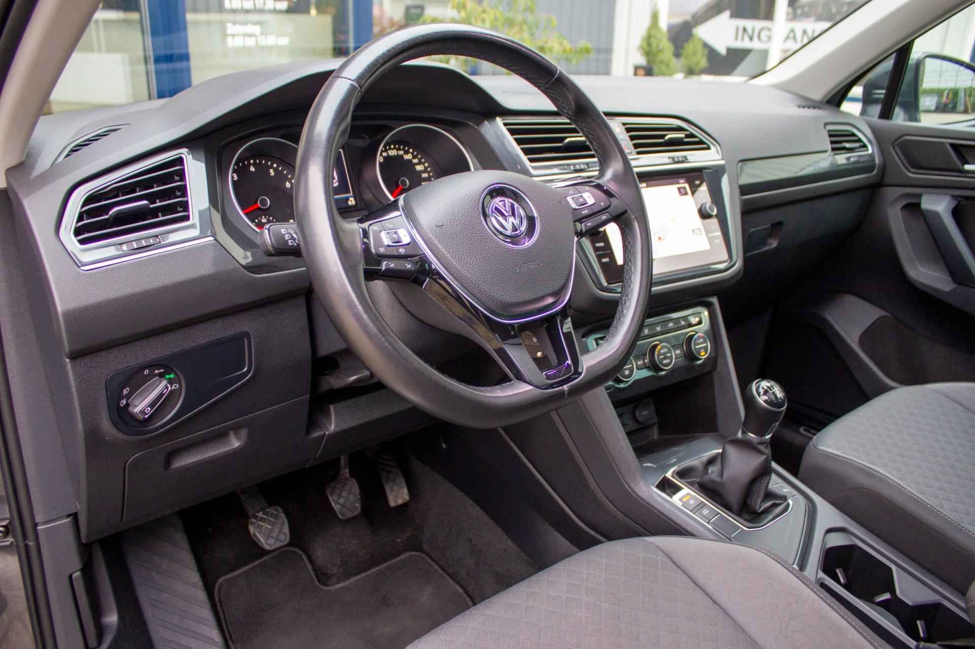 Volkswagen Tiguan 1.5 TSI Comfortline Business | Prijs rijklaar incl. 12 mnd garantie | Panodak Navi Elek Klep Stoelverw. Apple/An - 18/54