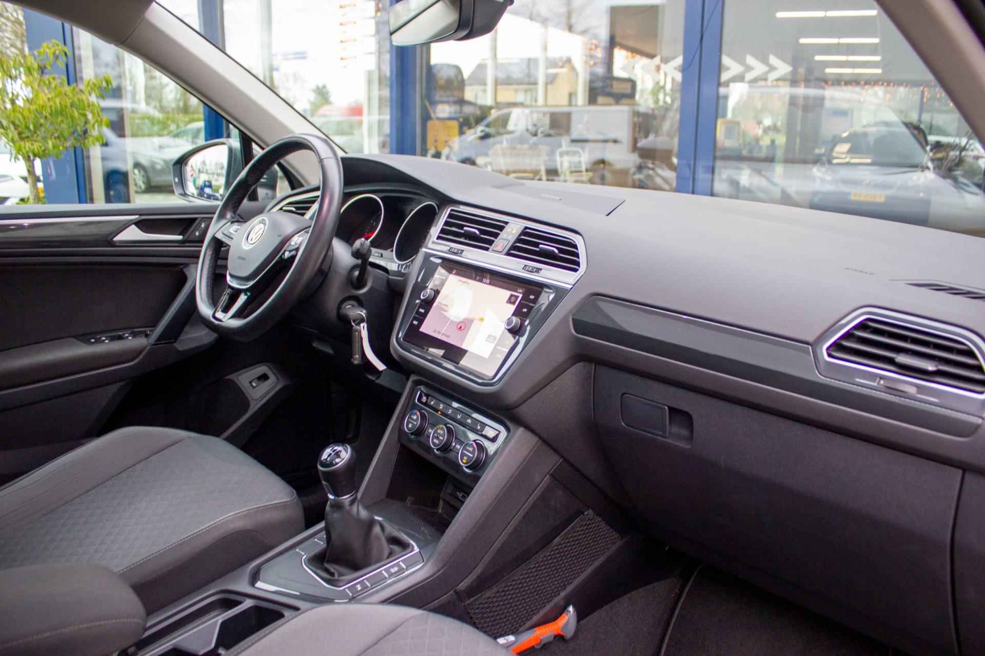 Volkswagen Tiguan 1.5 TSI Comfortline Business | Prijs rijklaar incl. 12 mnd garantie | Panodak Navi Elek Klep Stoelverw. Apple/An - 26/54