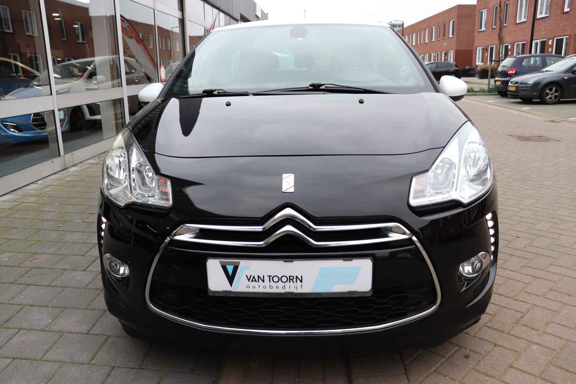 Citroën DS3 1.2 VTi Chic. Navigatie Dealer onderhouden, distributieriem is vervangen. - 5/24