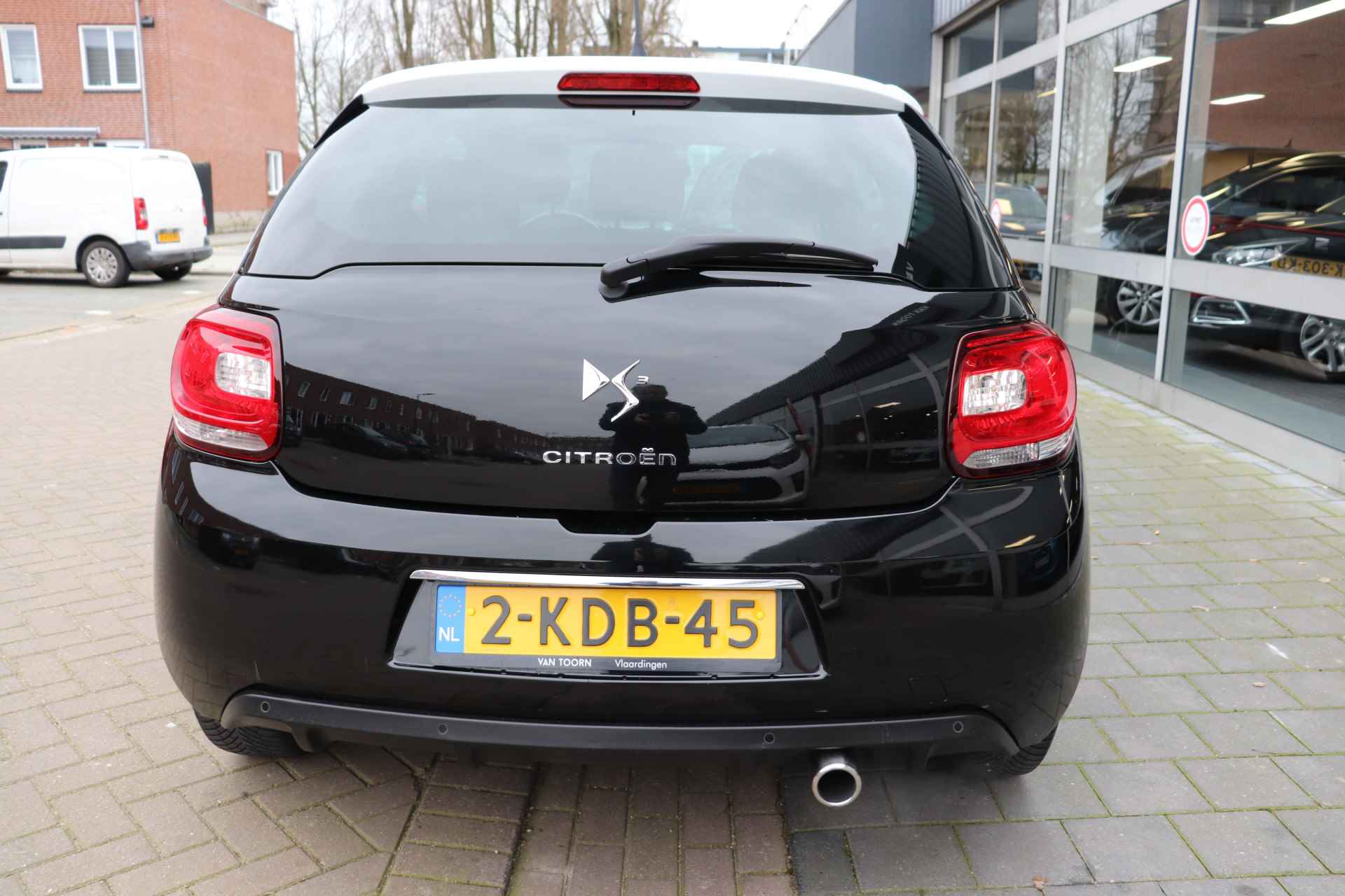 Citroën DS3 1.2 VTi Chic. Navigatie Dealer onderhouden, distributieriem is vervangen. - 8/24