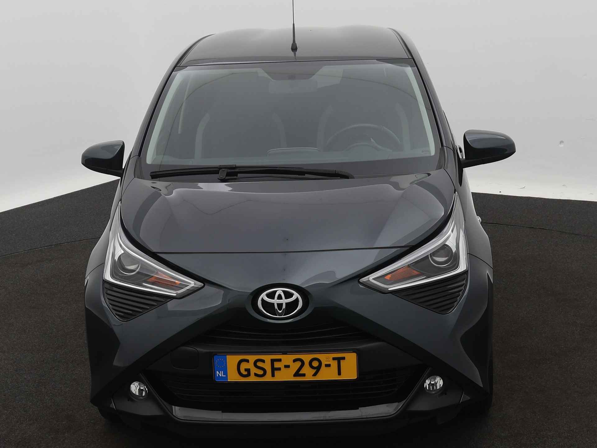 Toyota Aygo 1.0 VVT-i X-Joy Limited X-Shift automaat | Parkeercamera | Airco | 15' Velgen | - 27/40