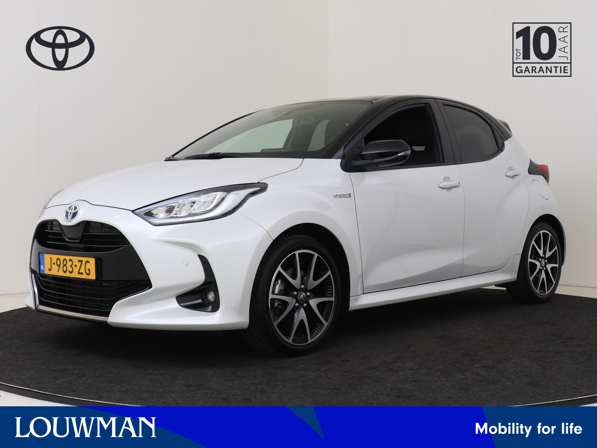 Toyota Yaris 1.5 Hybrid Executive I Navigatie I Climate Control I Cruise Control Adaptief I Camera I USB I 1e Eigenaar I Volledig Dealer Onderhouden I Stoelverwarming Voor I Keyless Entry/Start I Afneembare Trekhaak I