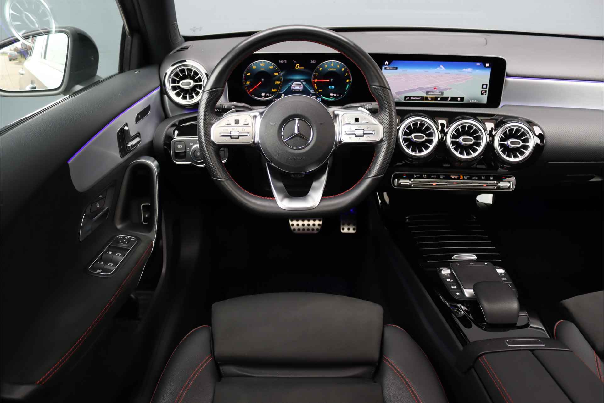 Mercedes-Benz A-Klasse 250 e Premium+ AMG Line Aut8, Panoramadak, Memorypakket, Keyless Go, Camera, Augmented Reality, Dodehoekassistent, Widescreen, Nightpakket, Multibeam LED, Etc. - 28/42