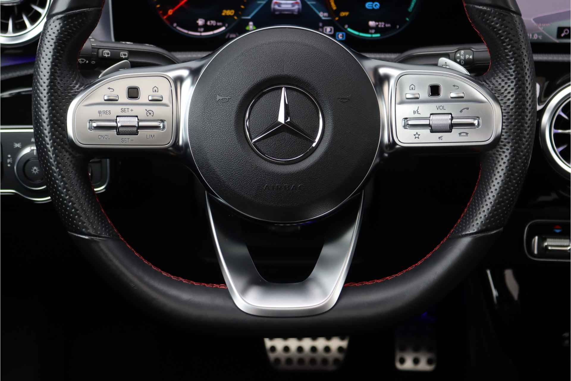 Mercedes-Benz A-Klasse 250 e Premium+ AMG Line Aut8, Panoramadak, Memorypakket, Keyless Go, Camera, Augmented Reality, Dodehoekassistent, Widescreen, Nightpakket, Multibeam LED, Etc. - 30/42
