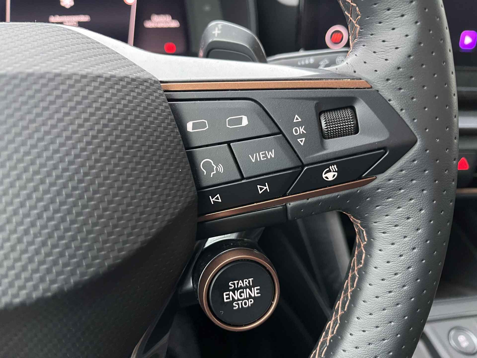 CUPRA Formentor 1.4 e-Hybrid VZ Performance / AUTOMAAT/ 245 PK/ CAMERA/ PARK. SENSOREN/ DODE HOEK/ DCC/ MATRIX/ KEYLESS/ STOEL-STUURVERWARM./ ADAPT. CRUISE/ APP-CONNECT/ NAVI/ CLIMA/ DAB/ 19" LMV - 14/35