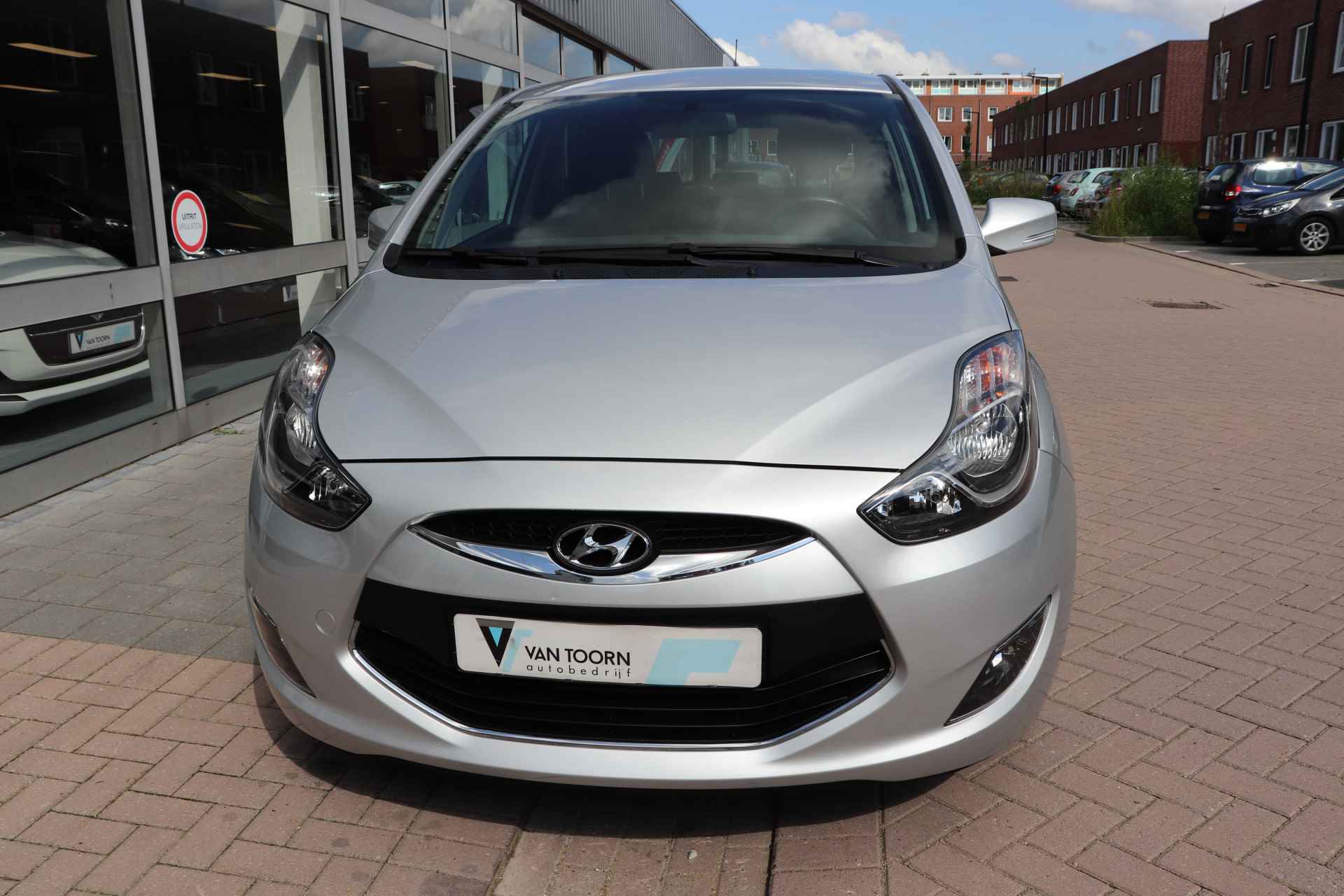 Hyundai ix20 1.6i i-Motion automaat. Trekhaak, dealeronderhouden. - 7/29