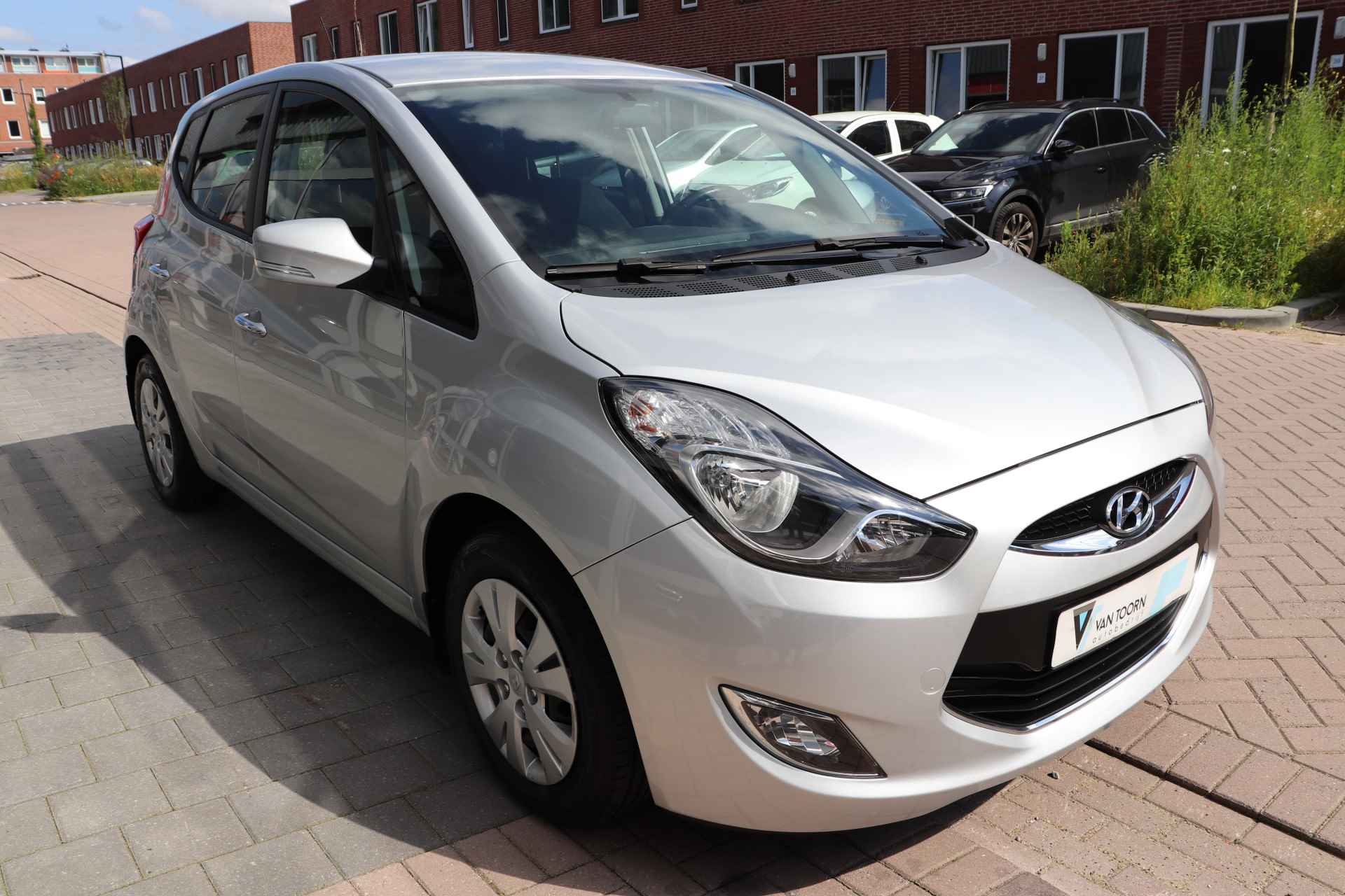 Hyundai ix20 1.6i i-Motion automaat. Trekhaak, dealeronderhouden. - 8/29