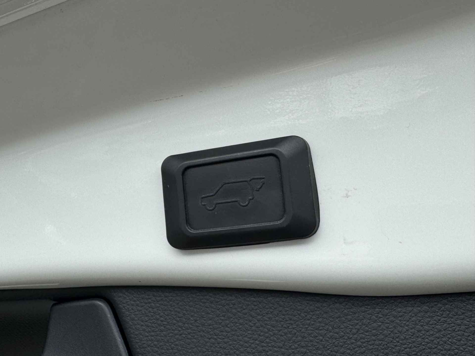 Toyota RAV4 2.5 Plug-in Hybrid AWD Bi-Tone Plus | Schuif-/kantel dak | Vol LEER | JBL | Head-up | Rijklaar!! - 25/52