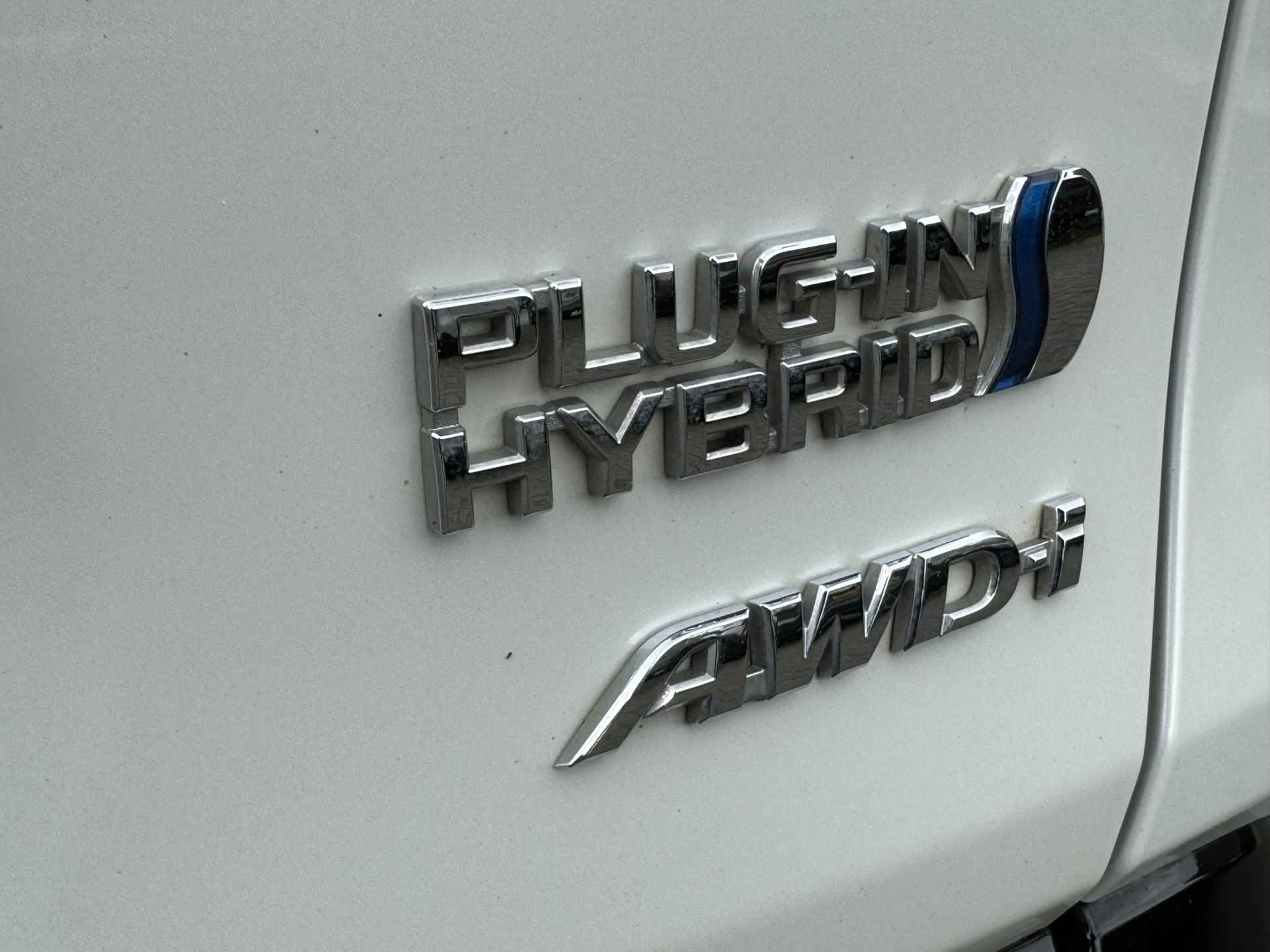 Toyota RAV4 2.5 Plug-in Hybrid AWD Bi-Tone Plus | Schuif-/kantel dak | Vol LEER | JBL | Head-up | Rijklaar!! - 26/52