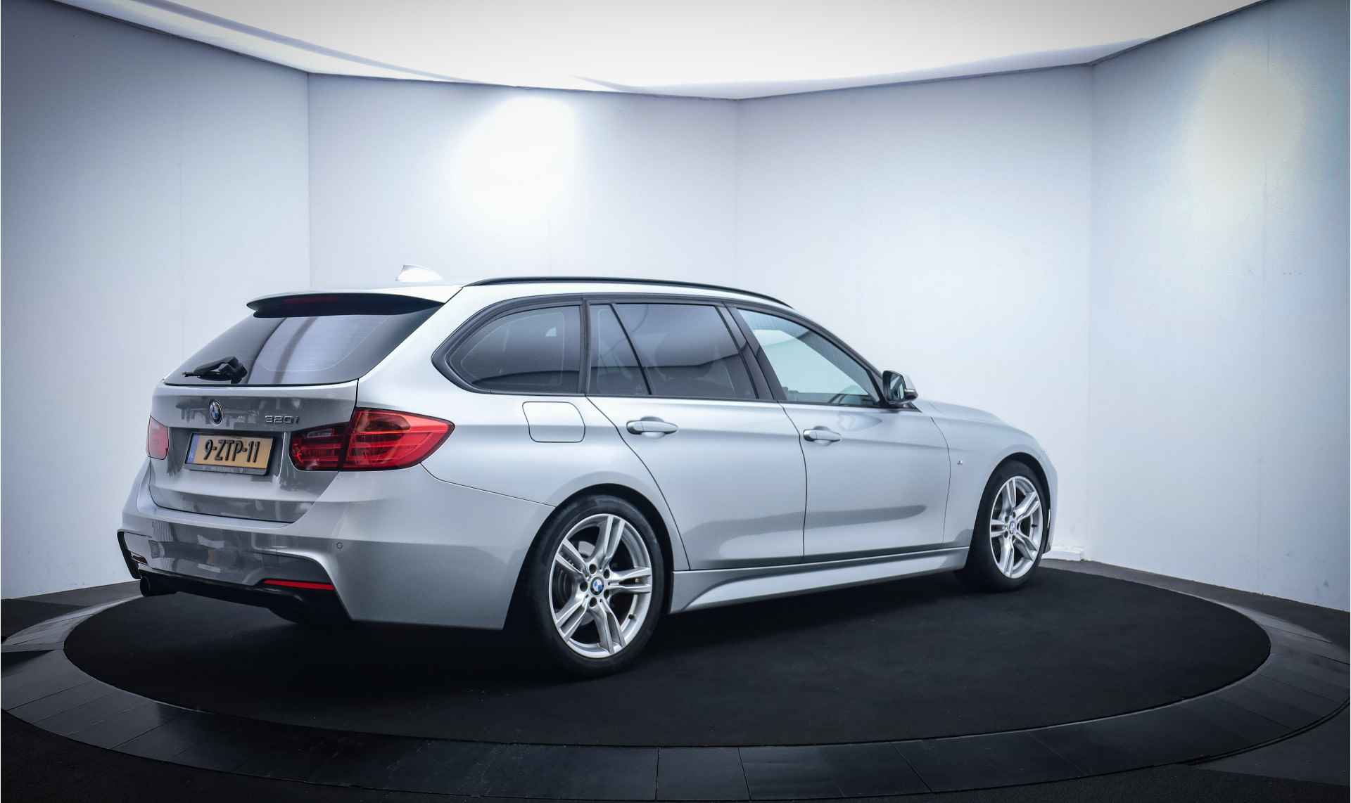 BMW 3 Serie Touring 320iA M-SPORT High Executive DEALER OH/XENON/NAVI/LEDER/STOELVERW./CLIMA/CRUISE/LMV 18'' - 5/27