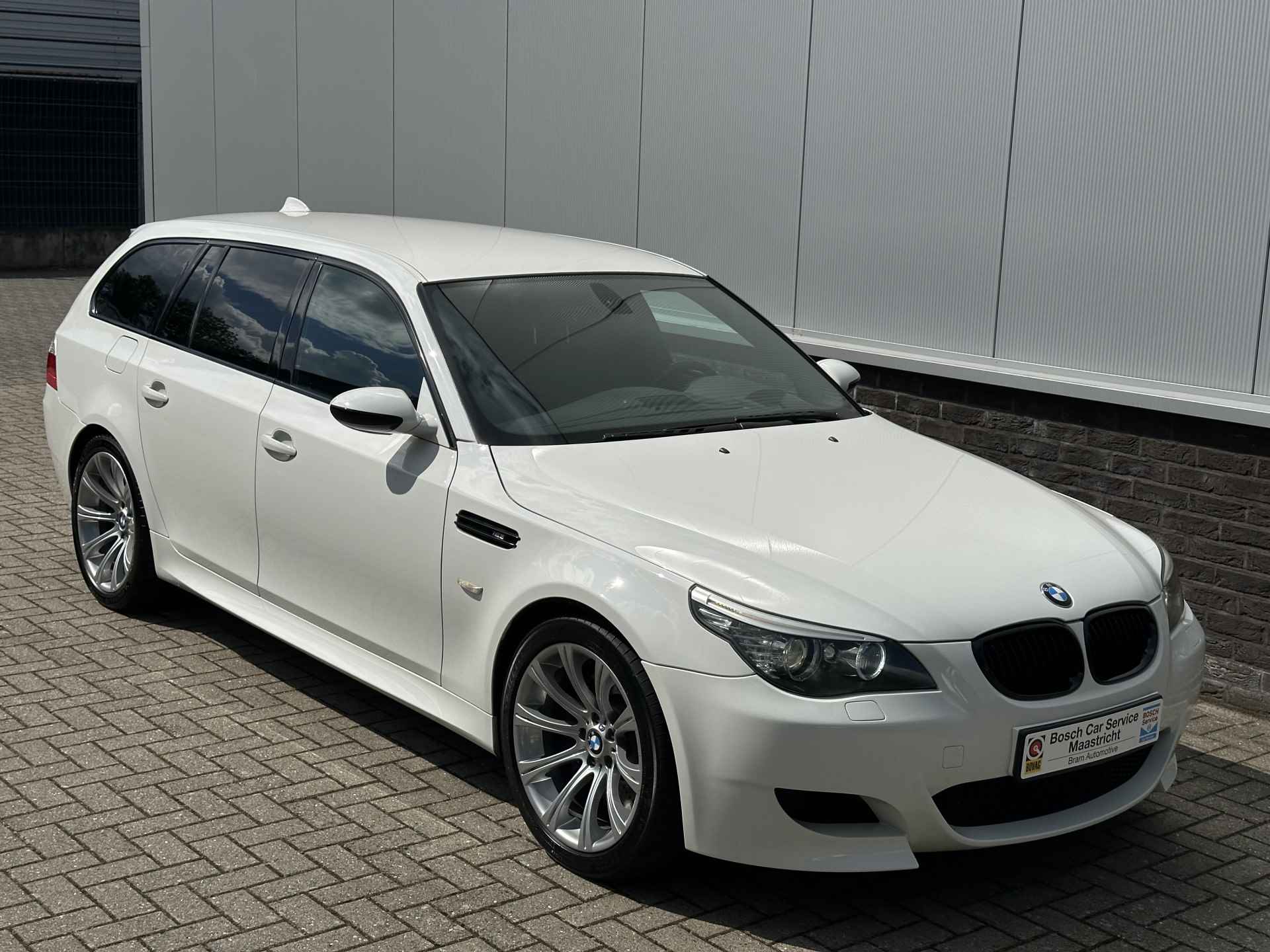 BMW 5 Serie Touring M5 Drivers package- Full service history- One of 803  and only 61 in white- - 5/63