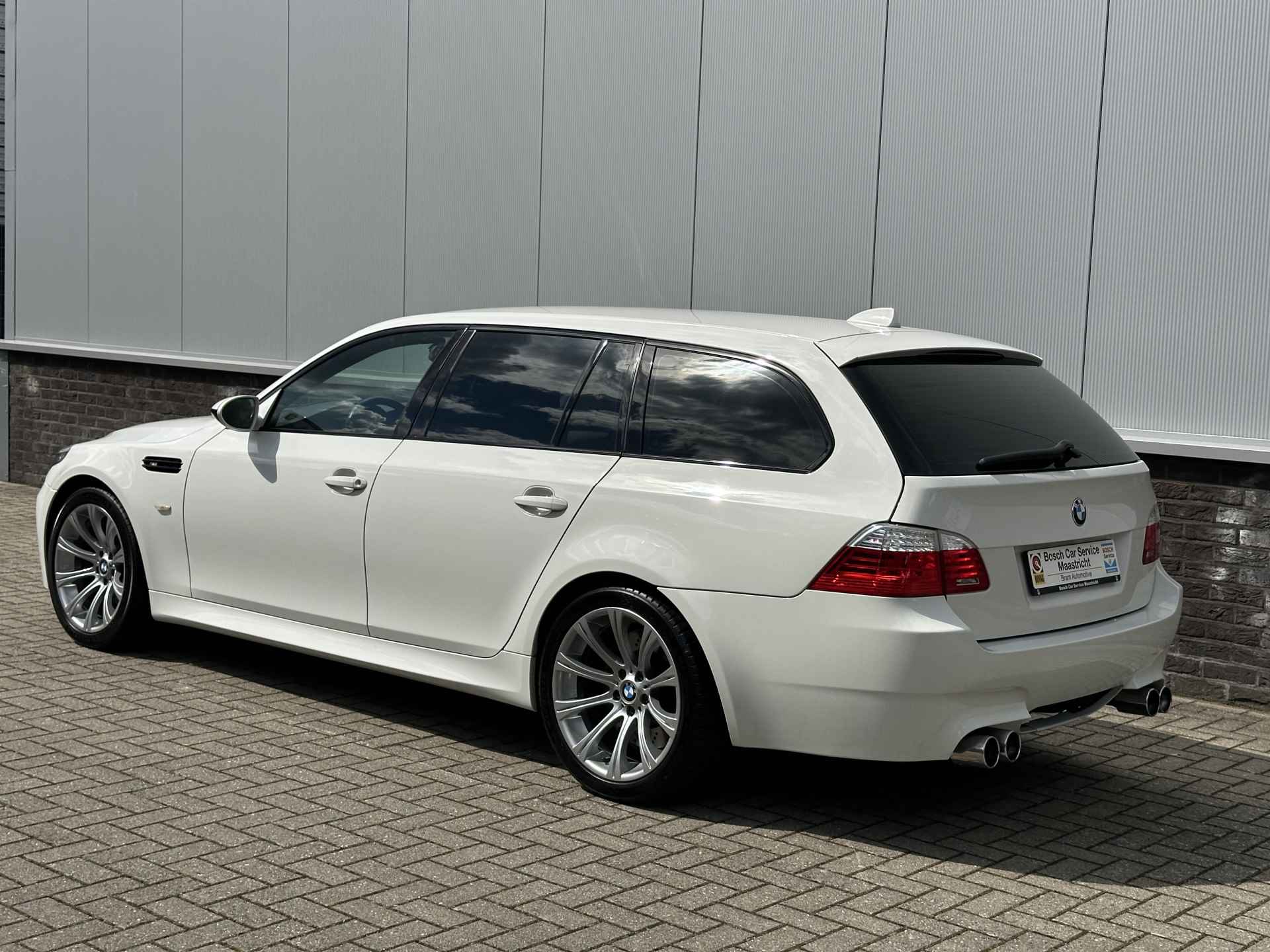 BMW 5 Serie Touring M5 Drivers package- Full service history- One of 803  and only 61 in white- - 9/63