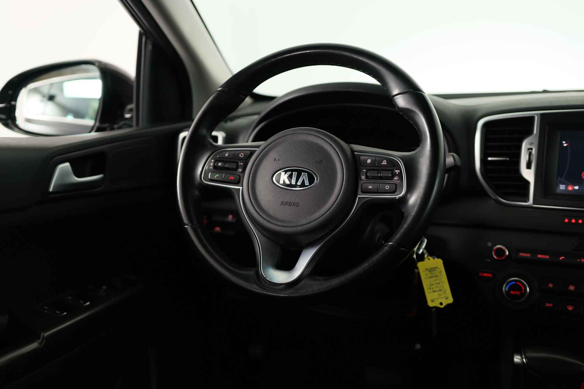 Kia Sportage 1.6 T-GDI 4WD DynamicLine Automaat | Navigatie | Cruise control | Climate control | Camera | Trekhaak - 28/38