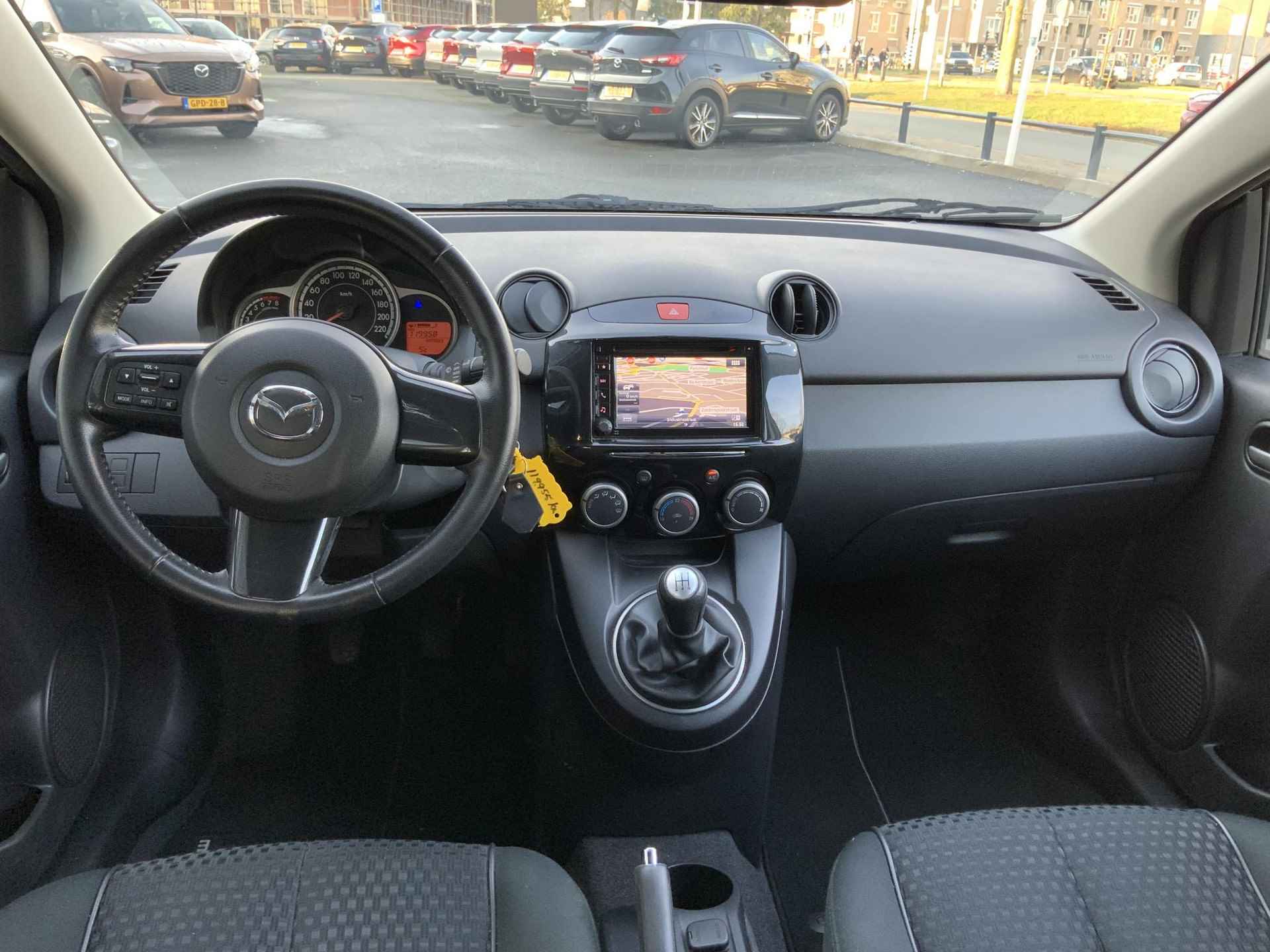 Mazda 2 1.3 Silver Edition /airco/navigatie/stoelverwarming/dealer onderhouden - 8/24