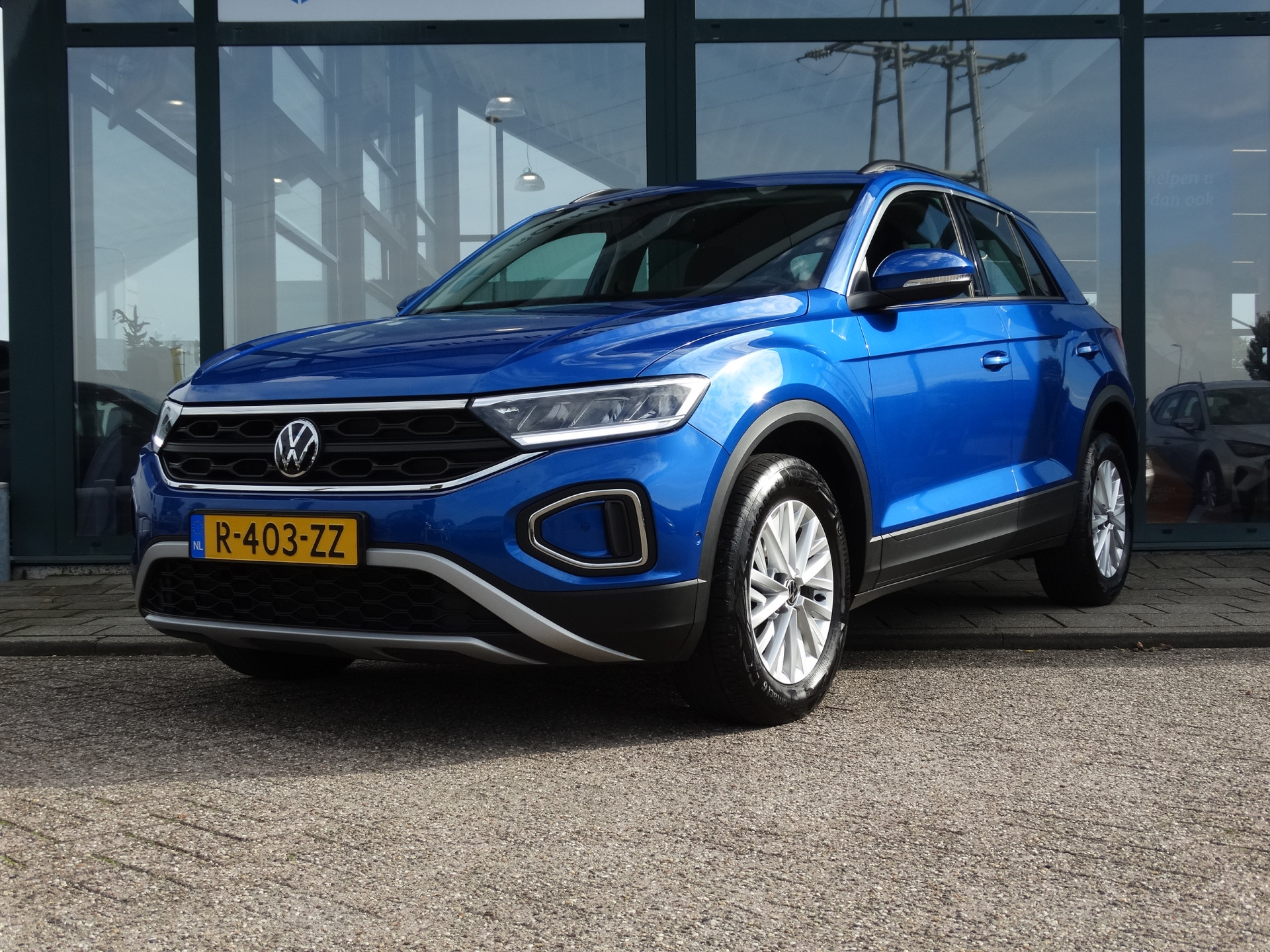 Volkswagen T-Roc 1.0 TSI 110 PK Life | Parkeersensoren voor + achter | Carplay \ Android auto (Navigatie) | Airco