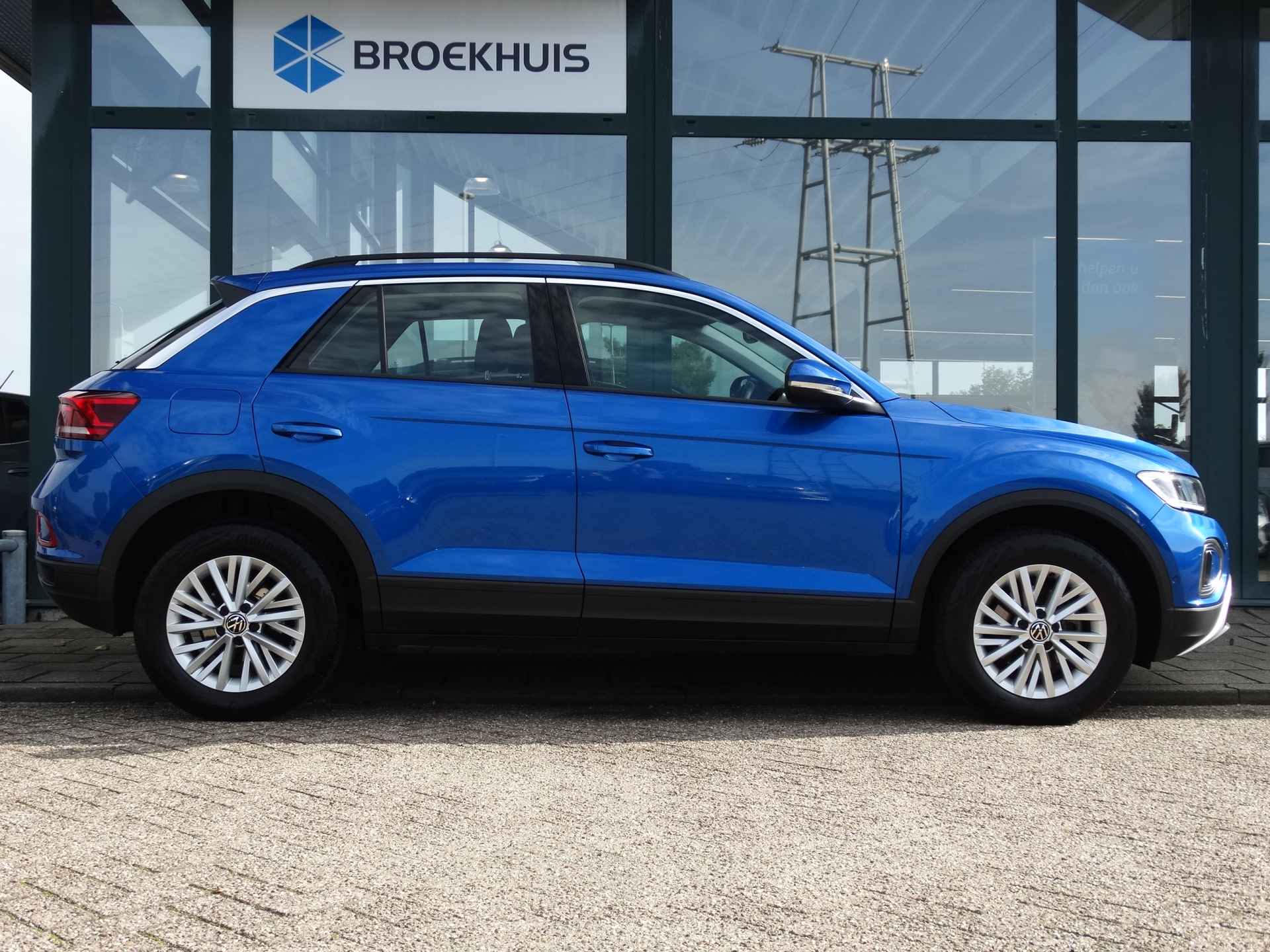 Volkswagen T-Roc 1.0 TSI 110 PK Life | Parkeersensoren voor + achter | Carplay \ Android auto (Navigatie) | Airco - 6/25