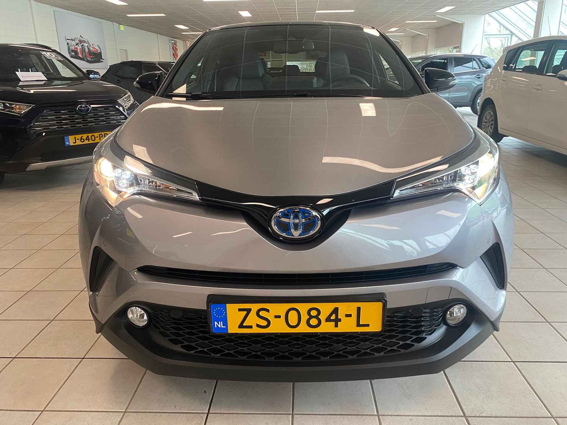 Toyota C-HR 1.8 Hybrid Style - 8/36