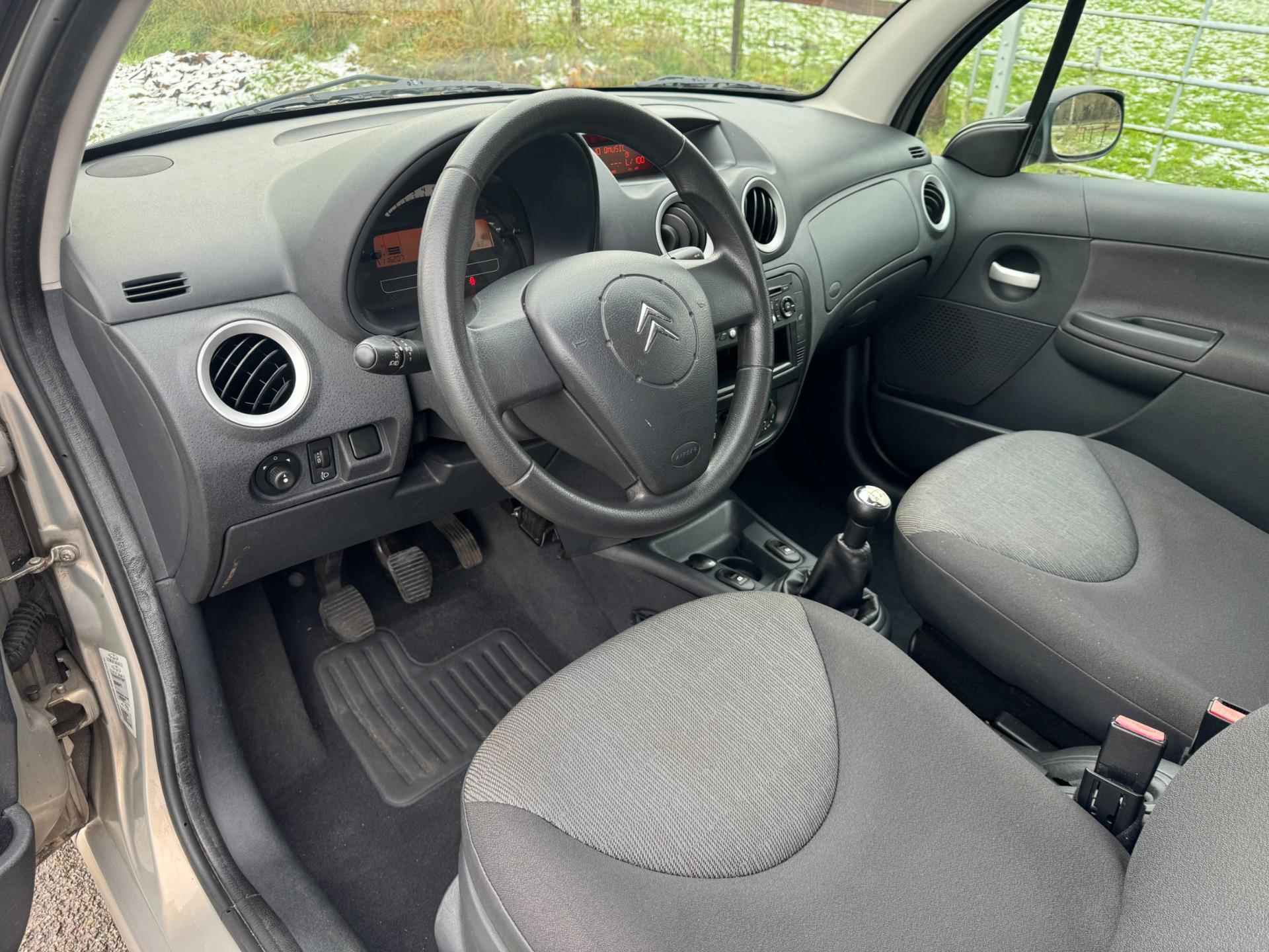 Citroen C3 1.4i Ligne Prestige met airco en trekhaak - 10/22