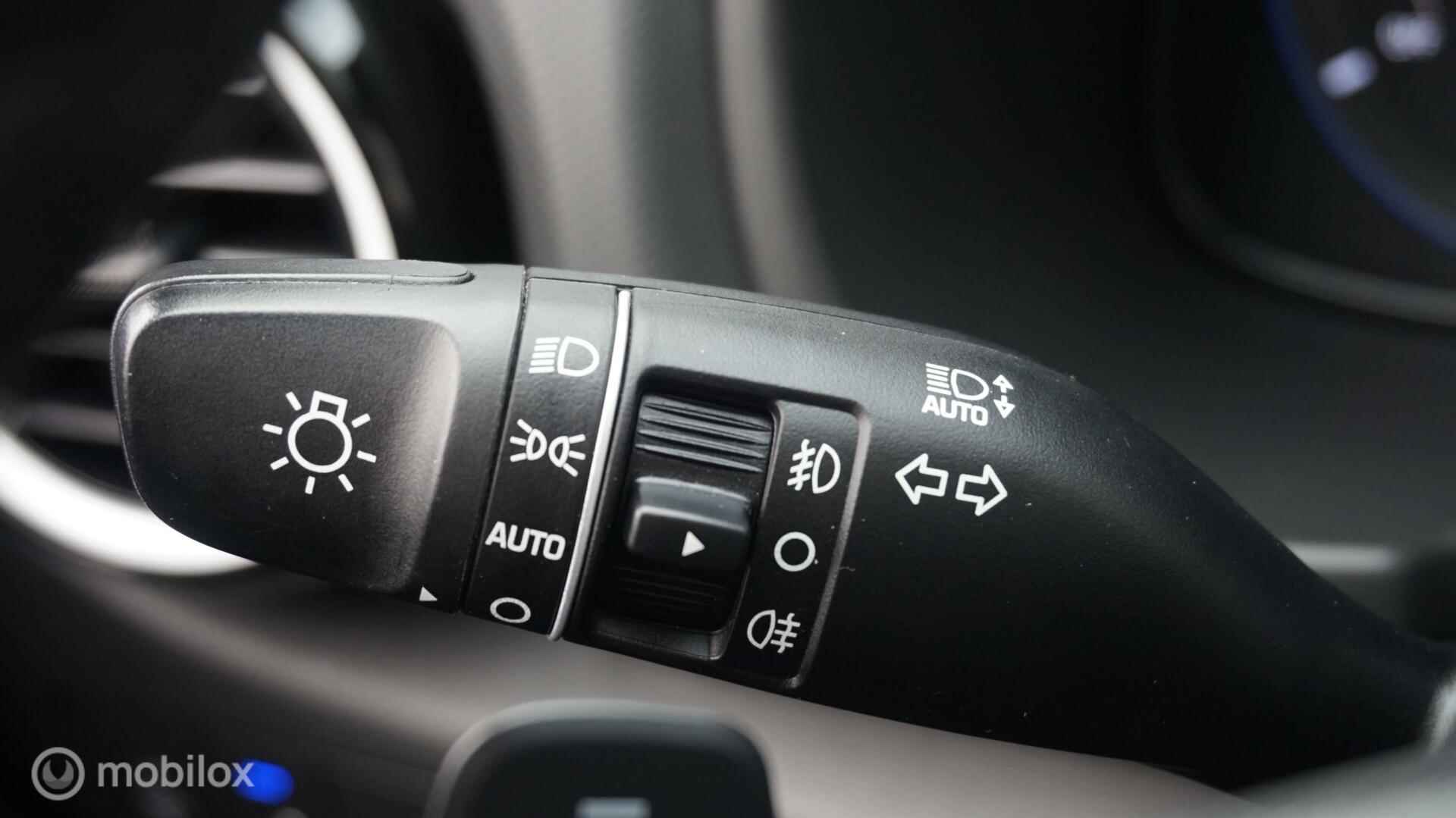 Hyundai Kona 1.6 GDI HEV Premium Navigatie | Leder | Head Up Display - 22/37