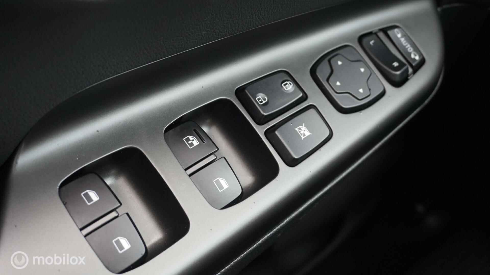 Hyundai Kona 1.6 GDI HEV Premium Navigatie | Leder | Head Up Display - 28/37