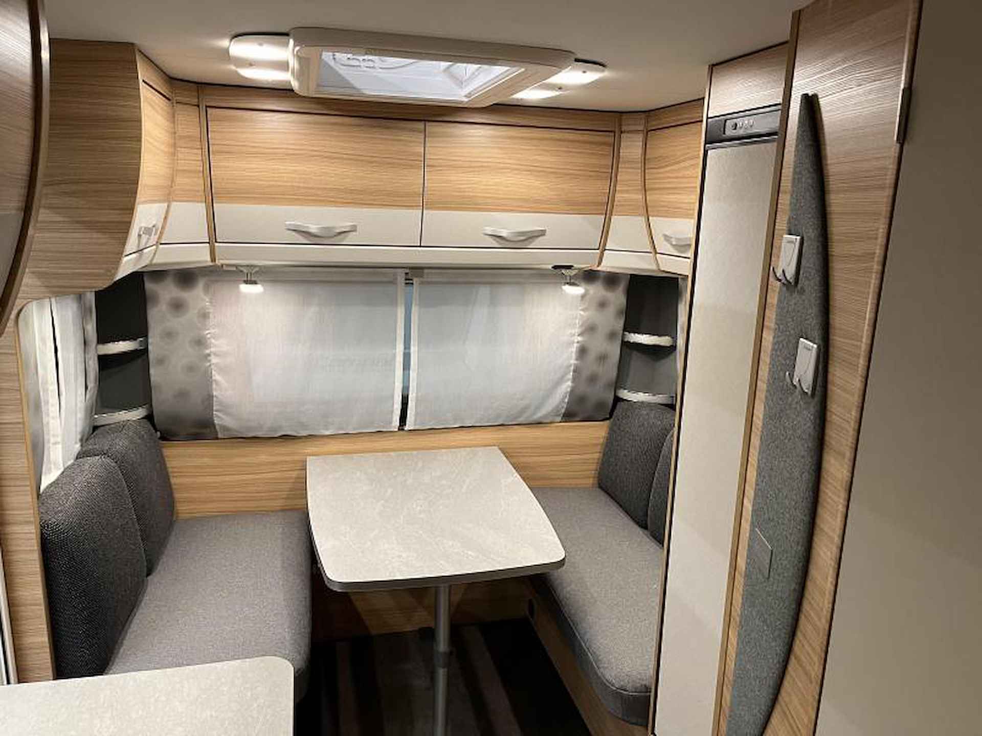 Dethleffs Camper Avantgarde 460 EL + Berger Platinum mover! - 6/16