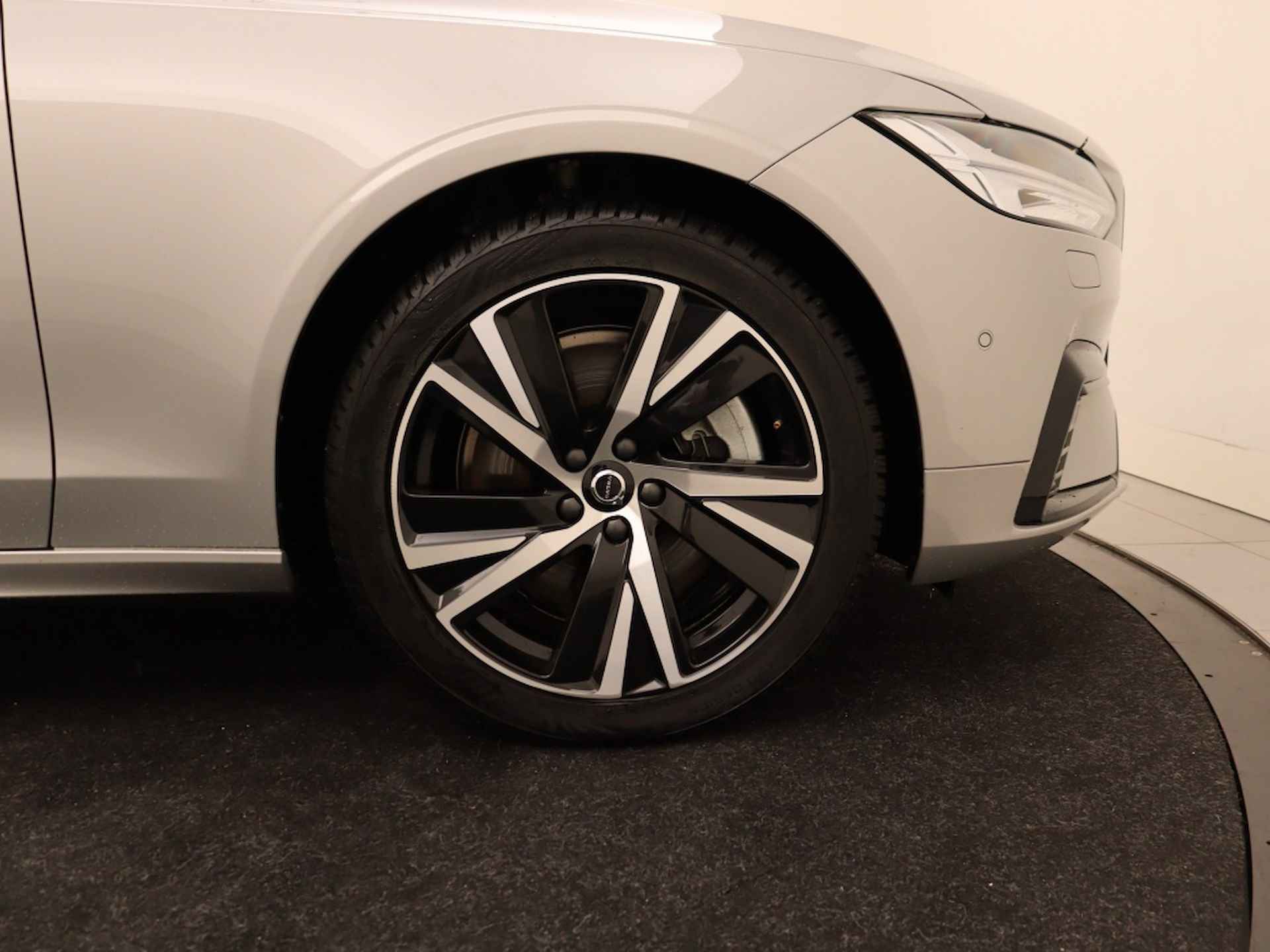 Volvo V90 T6 PLUG-IN HYBRID LONG RANGE ULTIMATE DARK LUCHTVERING BOWERS&WI - 7/41