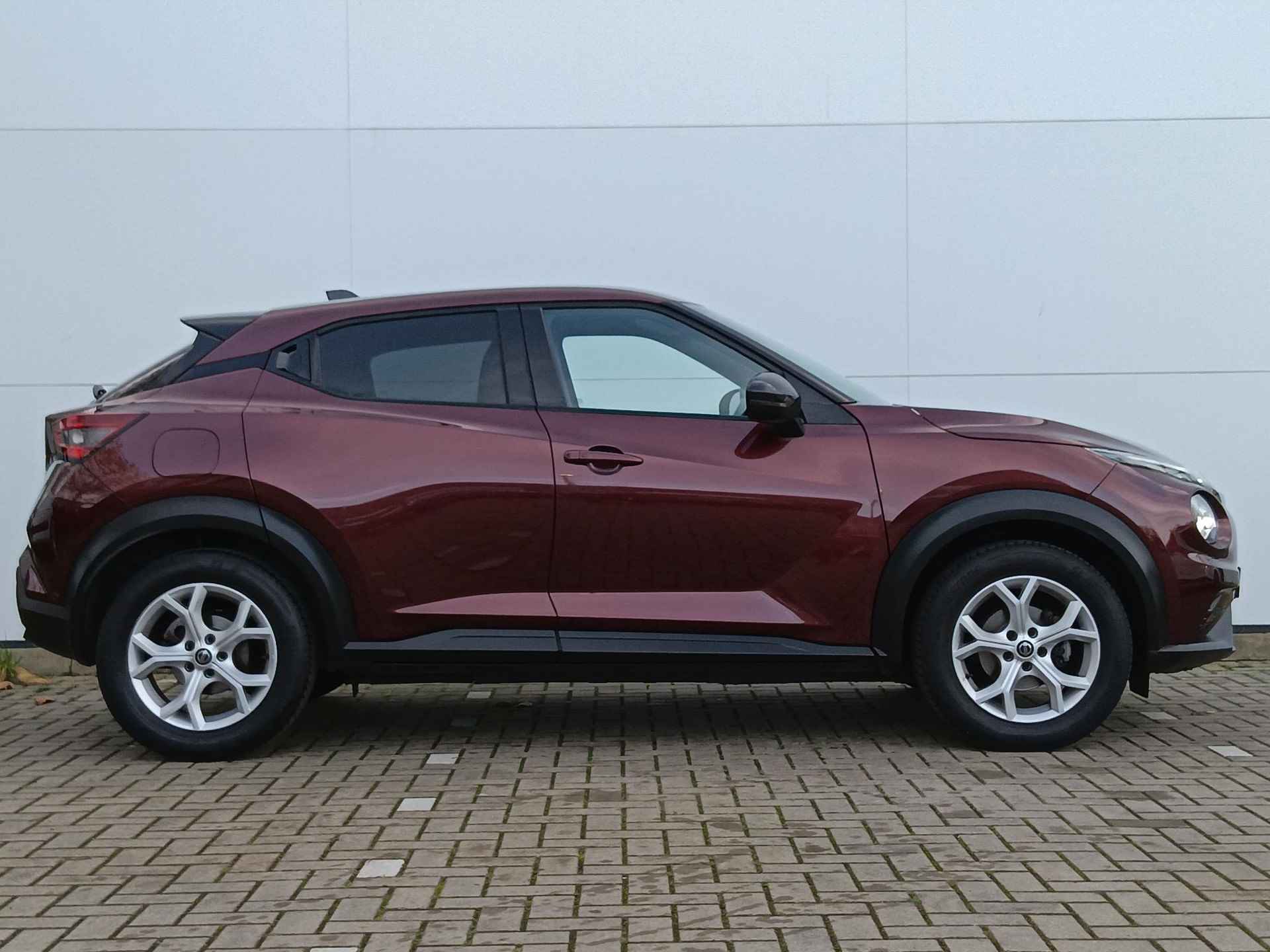 Nissan Juke 1.0 DIG-T N-Connecta Navigatie / Parkeercamera / Trekhaak - 33/34