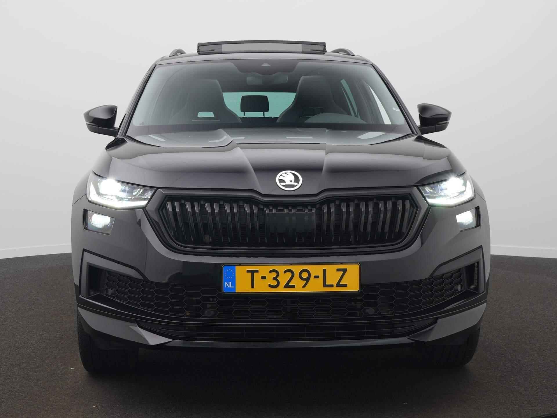 Skoda Kodiaq 1.5 TSI Sportline Business 7p. DSG / Panodak / Elek. Trekhaak / Adap. Cruise / Elek. Stoel - 2/74