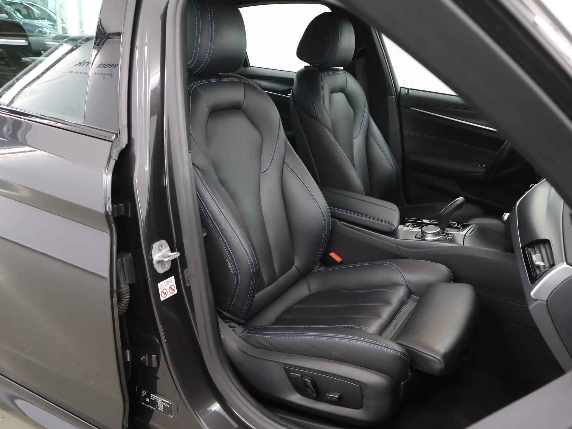 BMW 5-serie 530e High Executive M-Sport | Facelift | Digitaal Dashboard | Keyless go | Stoelverwarming | Navigatie | Stuur verwarming | 19" Lichtmetaal | Sportstoelen | Achteruitrijcamera | - 11/48