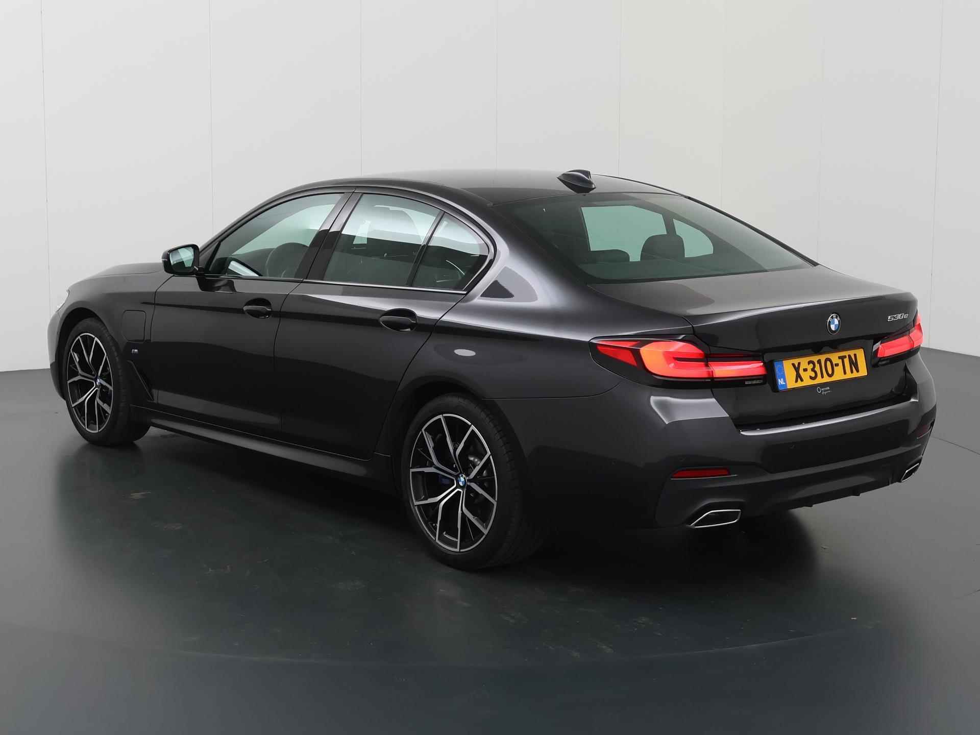 BMW 5-serie 530e High Executive M-Sport | Facelift | Digitaal Dashboard | Keyless go | Stoelverwarming | Navigatie | Stuur verwarming | 19" Lichtmetaal | Sportstoelen | Achteruitrijcamera | - 23/48