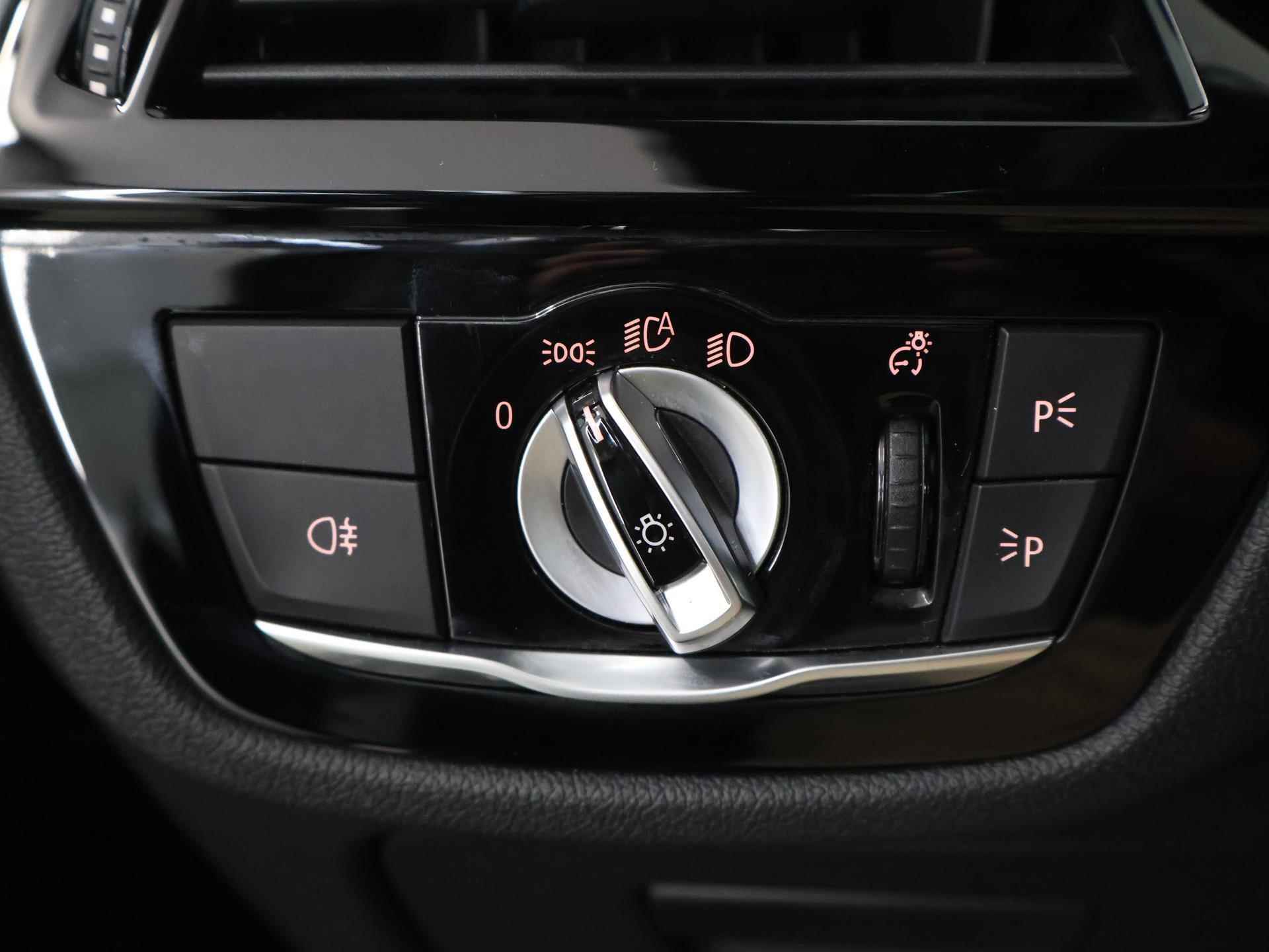 BMW 5-serie 530e High Executive M-Sport | Facelift | Digitaal Dashboard | Keyless go | Stoelverwarming | Navigatie | Stuur verwarming | 19" Lichtmetaal | Sportstoelen | Achteruitrijcamera | - 38/48