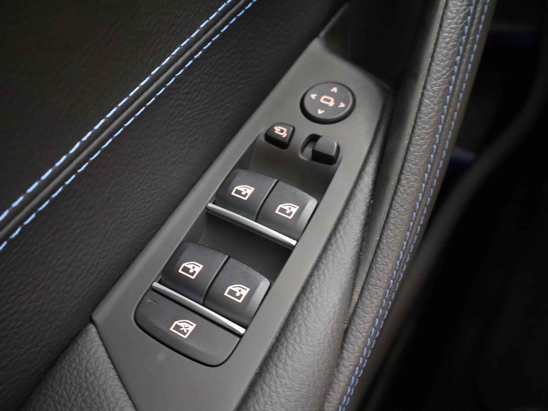 BMW 5-serie 530e High Executive M-Sport | Facelift | Digitaal Dashboard | Keyless go | Stoelverwarming | Navigatie | Stuur verwarming | 19" Lichtmetaal | Sportstoelen | Achteruitrijcamera | - 39/48