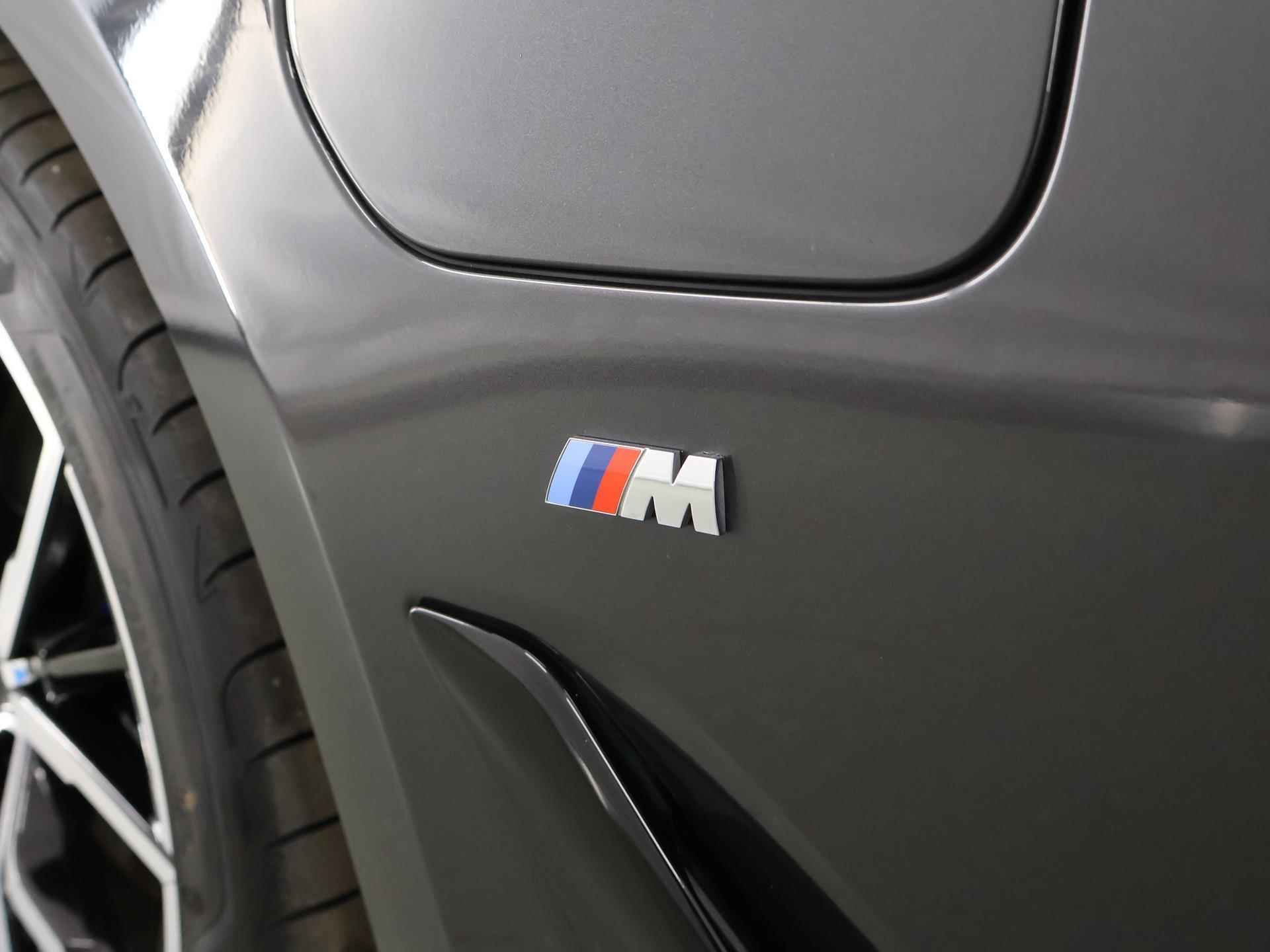 BMW 5-serie 530e High Executive M-Sport | Facelift | Digitaal Dashboard | Keyless go | Stoelverwarming | Navigatie | Stuur verwarming | 19" Lichtmetaal | Sportstoelen | Achteruitrijcamera | - 43/48