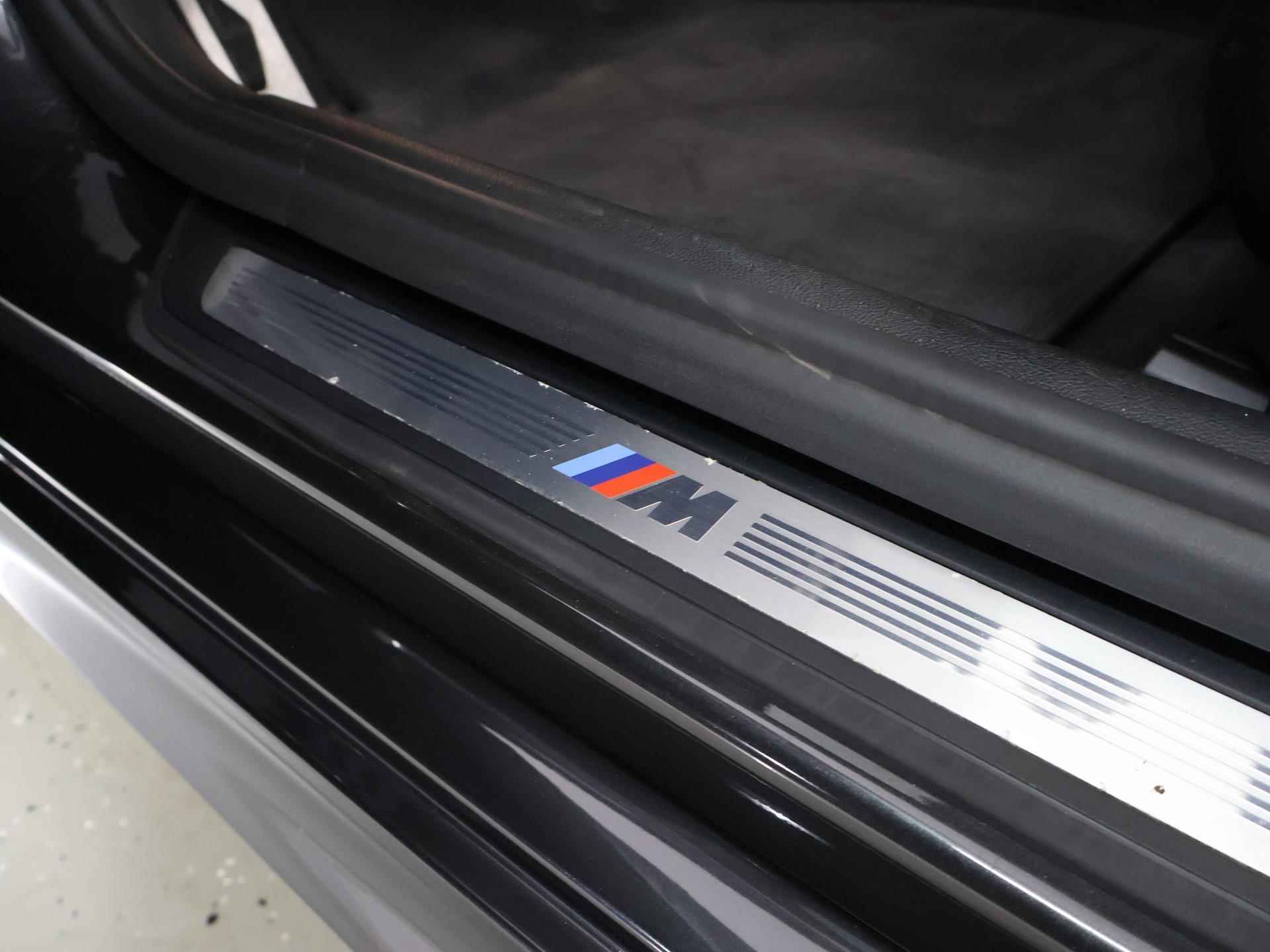 BMW 5-serie 530e High Executive M-Sport | Facelift | Digitaal Dashboard | Keyless go | Stoelverwarming | Navigatie | Stuur verwarming | 19" Lichtmetaal | Sportstoelen | Achteruitrijcamera | - 46/48