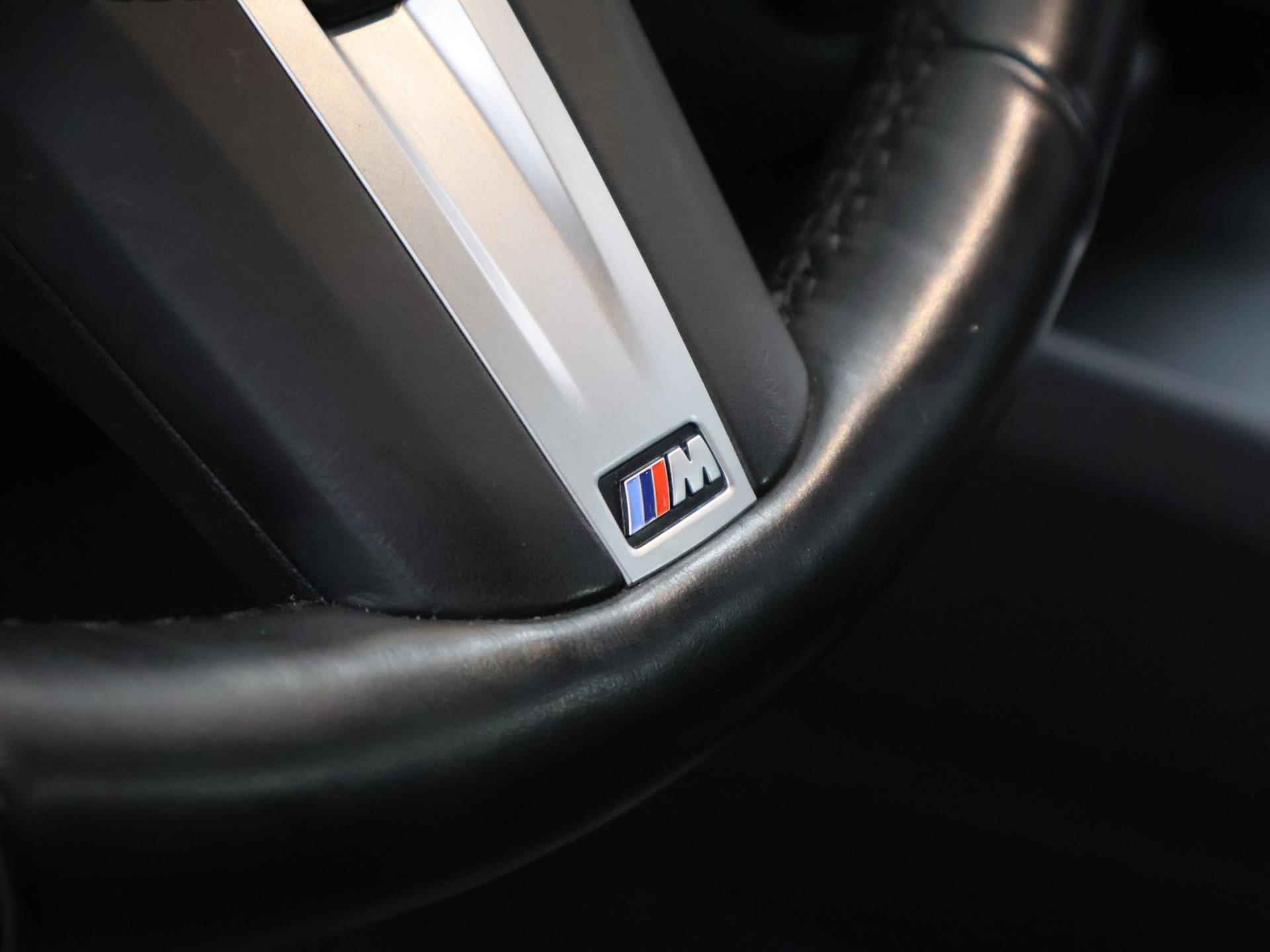 BMW 5-serie 530e High Executive M-Sport | Facelift | Digitaal Dashboard | Keyless go | Stoelverwarming | Navigatie | Stuur verwarming | 19" Lichtmetaal | Sportstoelen | Achteruitrijcamera | - 47/48
