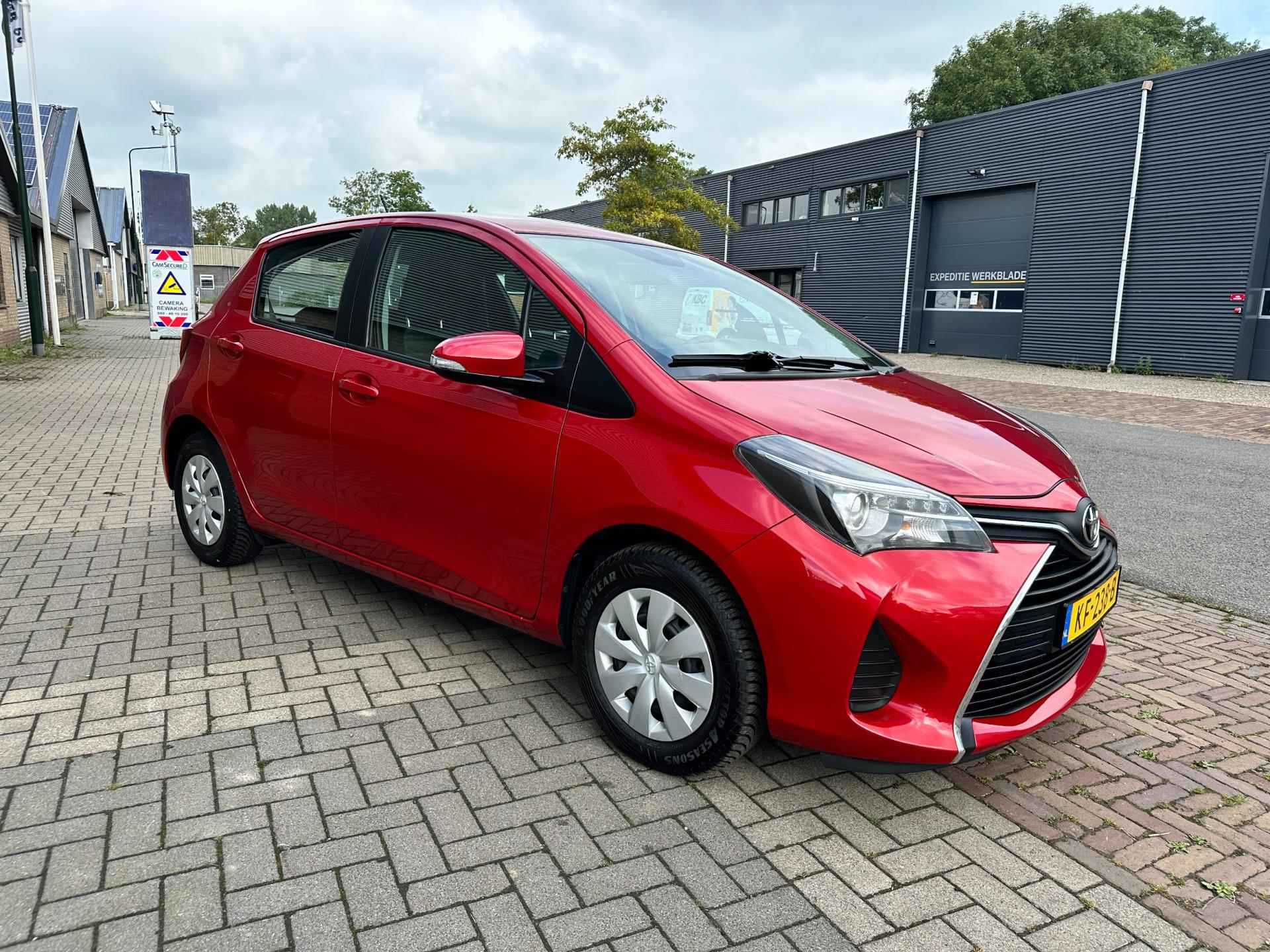 Toyota Yaris 1.0 VVT-i Aspiration - 4/25