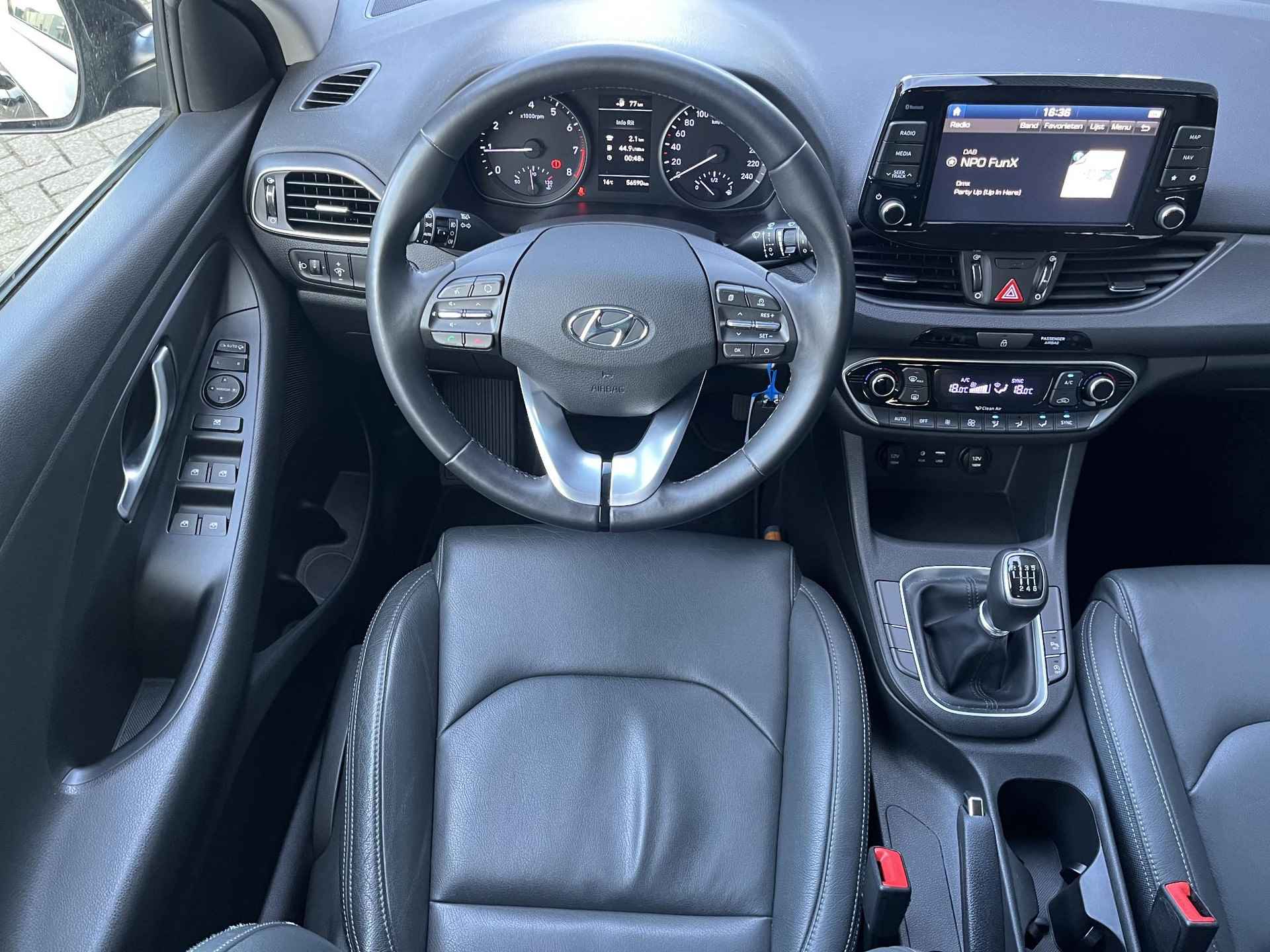 Hyundai i30 1.0 T-GDI 120 PK Comfort | Lederen bekleding | Climate control dual zone | Ingebouwde navigatiesysteem & Multimedia Apple&Android | - 14/47