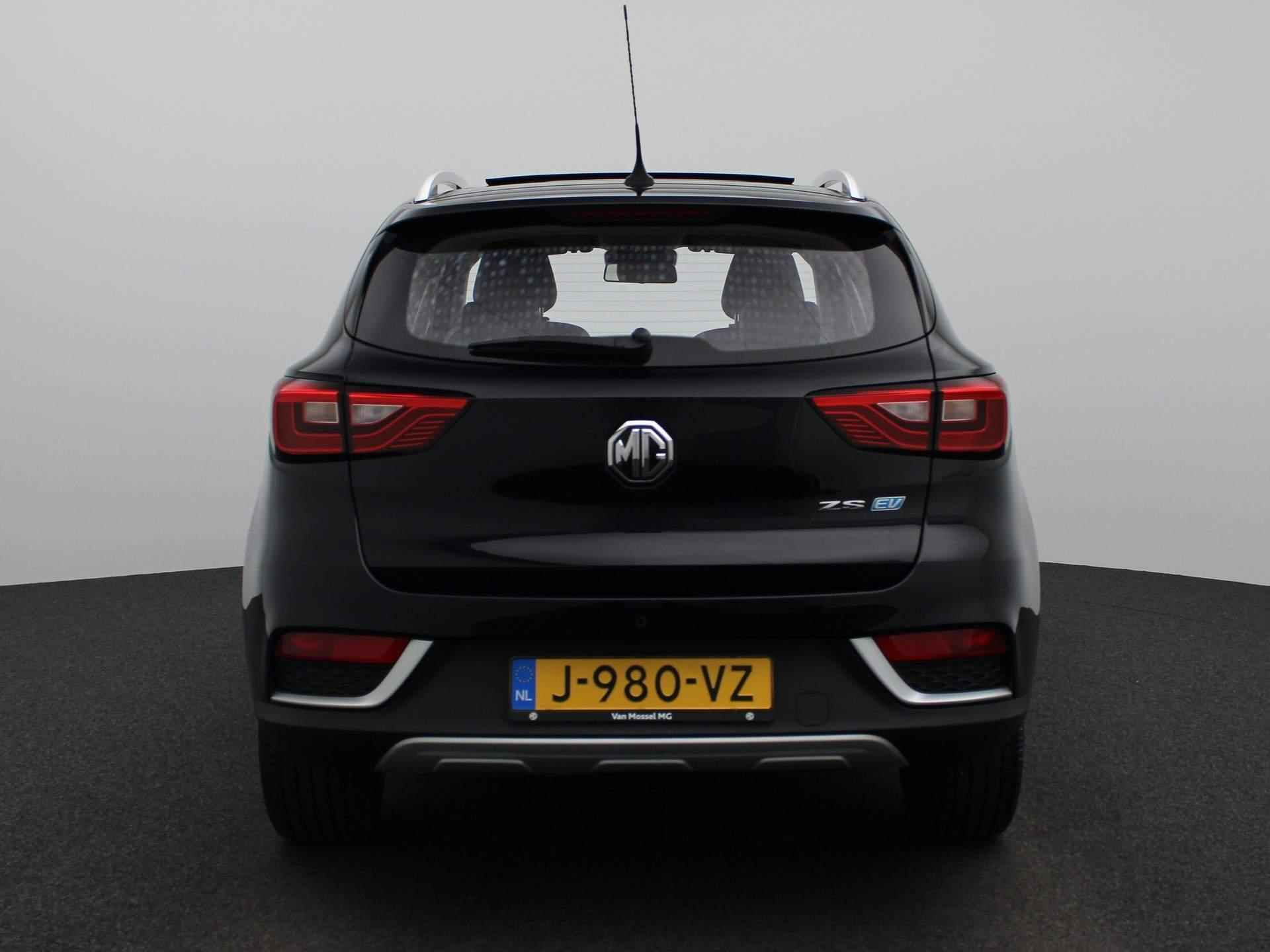 MG ZS EV Luxury 45 kWh | Schuifdak | Navigatie | Stoelverwarming | Cruise-Control | - 5/42