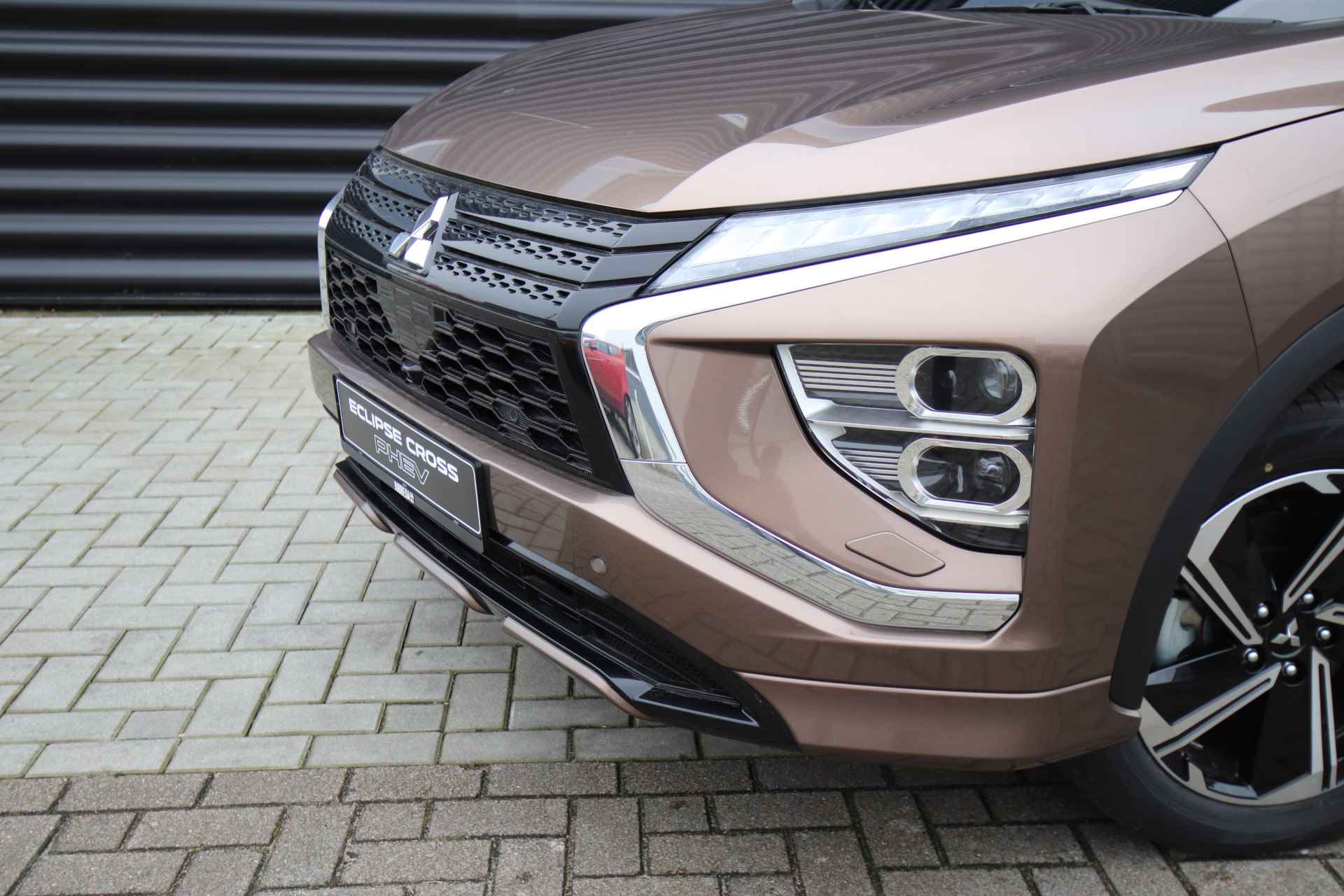 Mitsubishi Eclipse Cross 2.4 PHEV Executive NIEUW, New Bronze € 8.890,- Voordeel! - 11/68