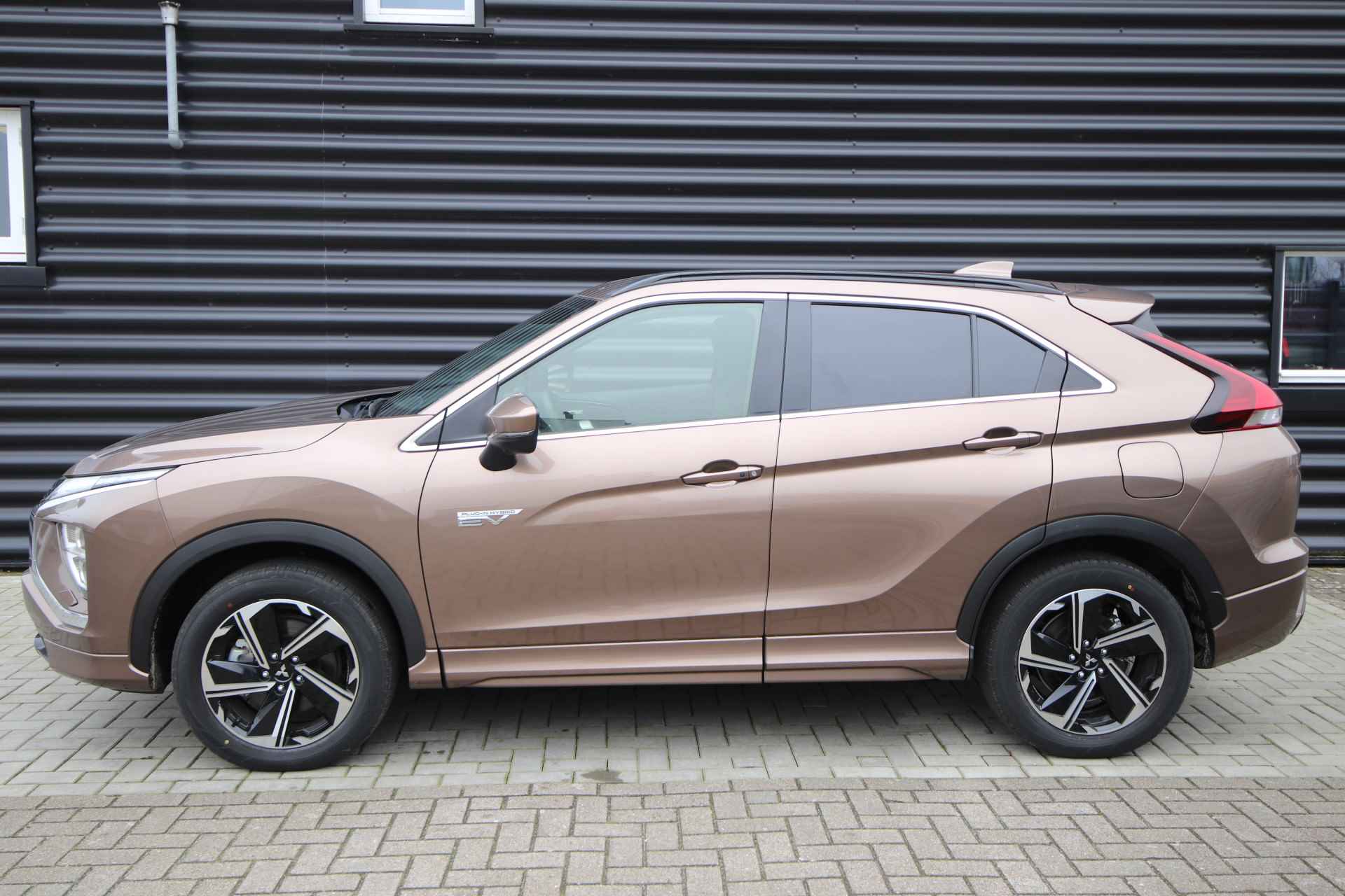 Mitsubishi Eclipse Cross 2.4 PHEV Executive NIEUW, New Bronze € 8.890,- Voordeel! - 13/68