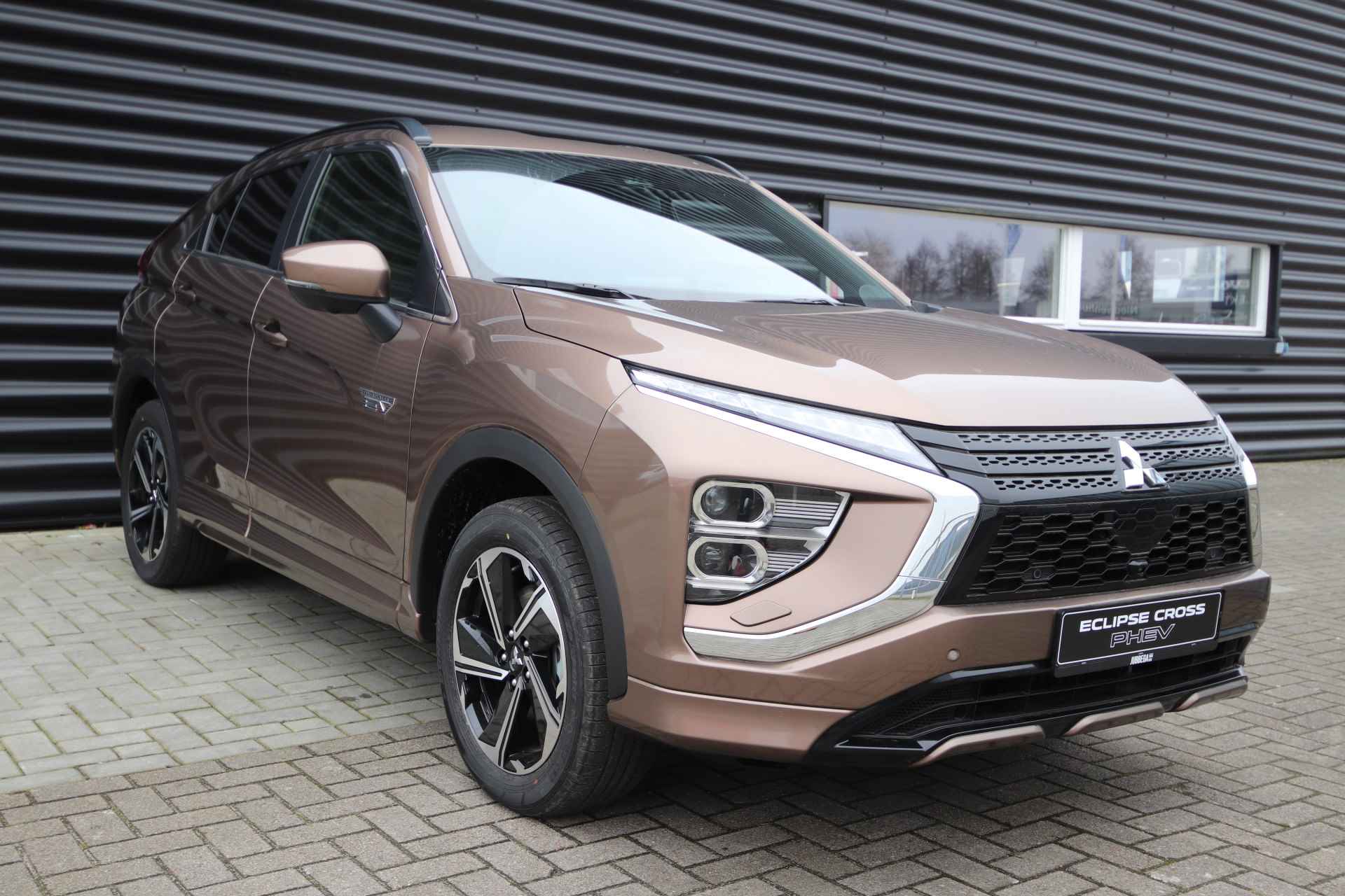 Mitsubishi Eclipse Cross 2.4 PHEV Executive NIEUW, New Bronze € 8.890,- Voordeel! - 32/68