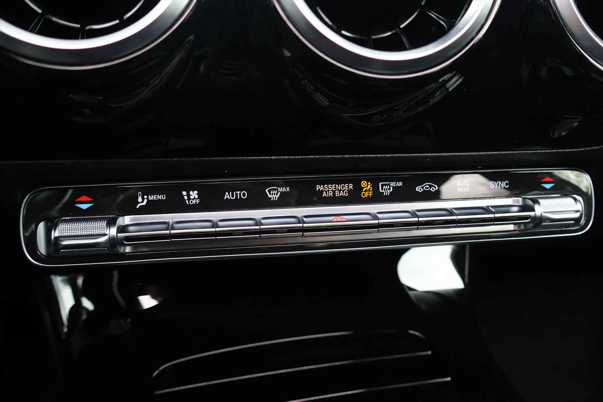 Mercedes A-Klasse Limousine 200 AMG-Line 163pk | MBUX | Pano | LED | Stoelverwarming - 30/52