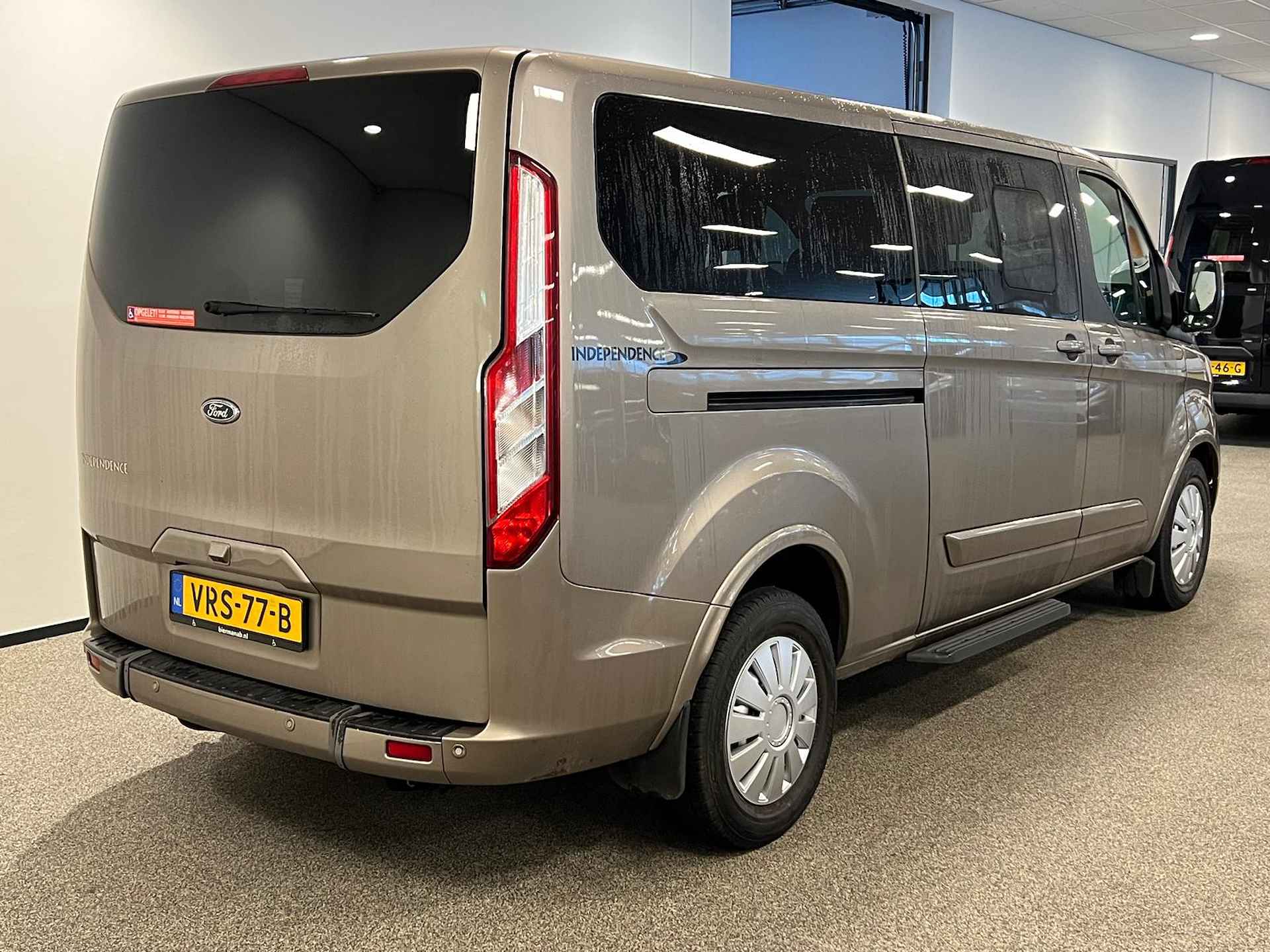 Ford Tourneo Custom L2H1 Rolstoelbus Automaat XXL-Ombouw 148cm - 23/36