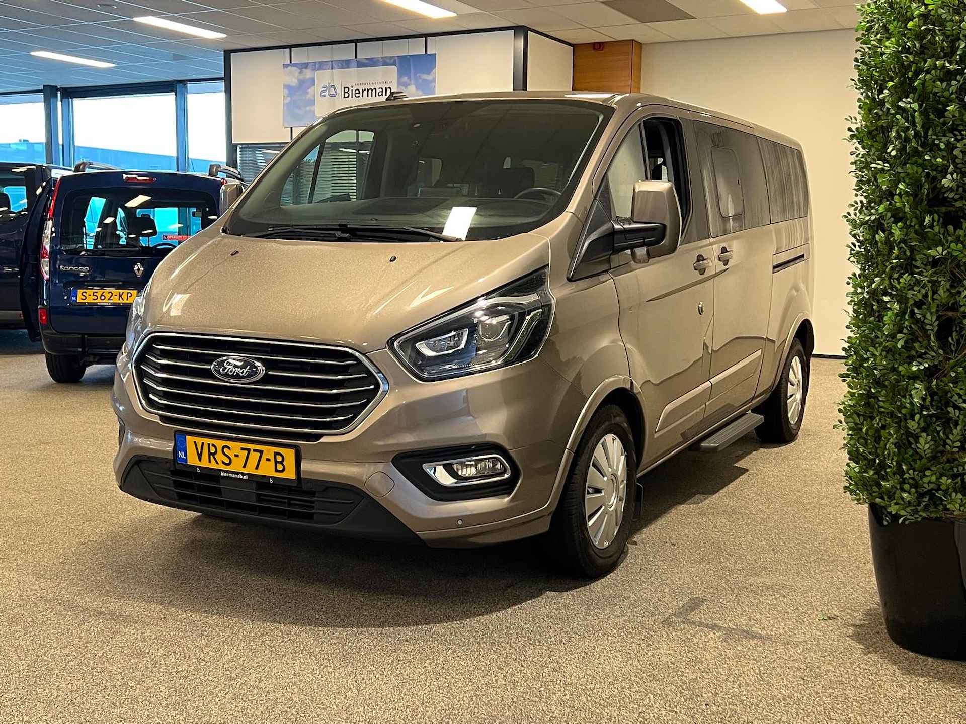 Ford Tourneo Custom L2H1 Rolstoelbus Automaat XXL-Ombouw 148cm - 24/36