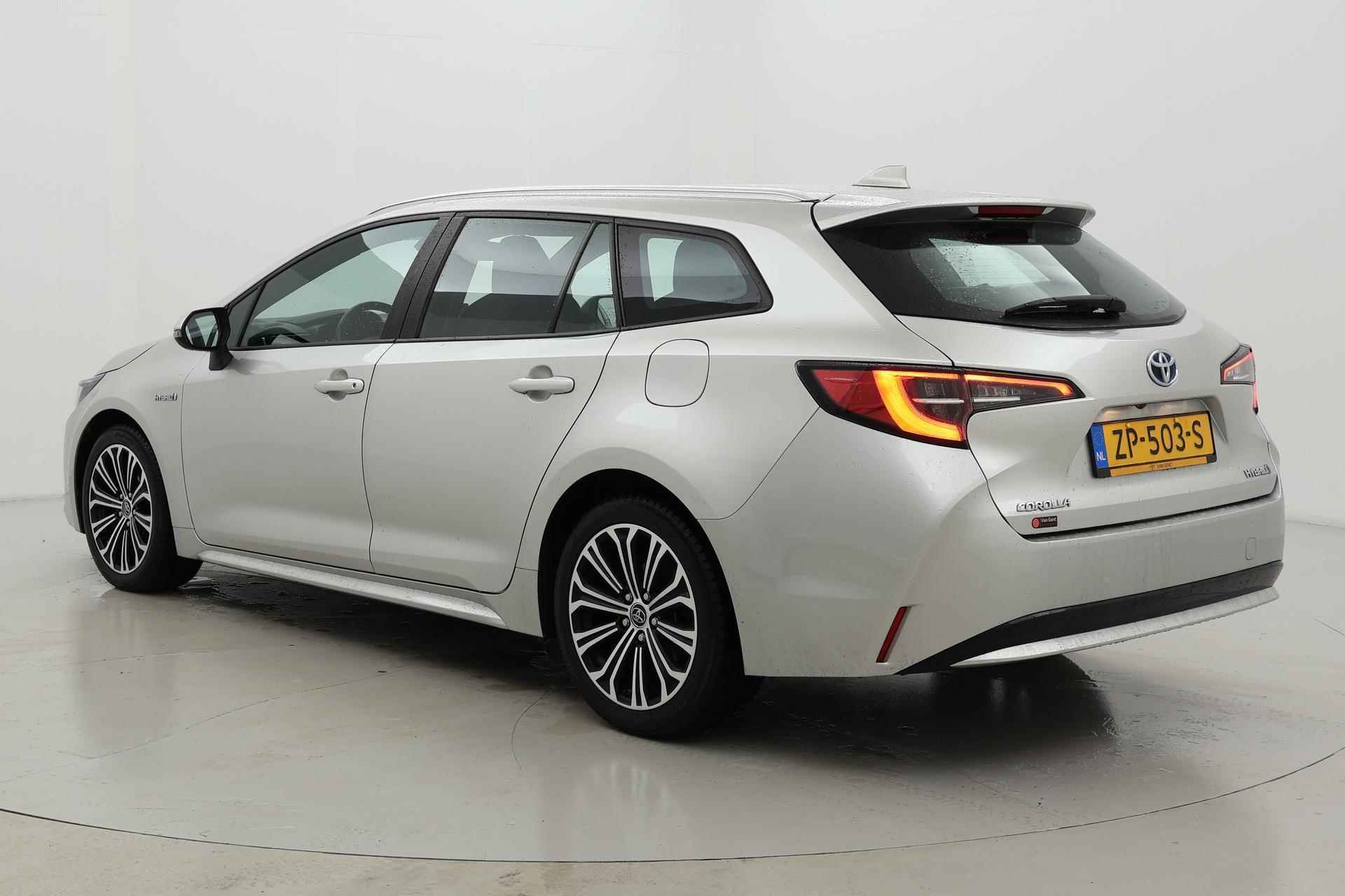 Toyota Corolla Touring Sports 1.8 Hybrid First Edition Navigatie Automaat - 4/34