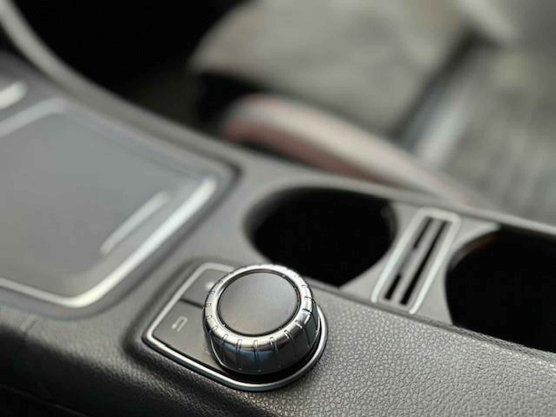 Mercedes-Benz CLA-klasse 180 Ambition AMG | Panoramadak | Apple car play | NL geleverd - 19/24