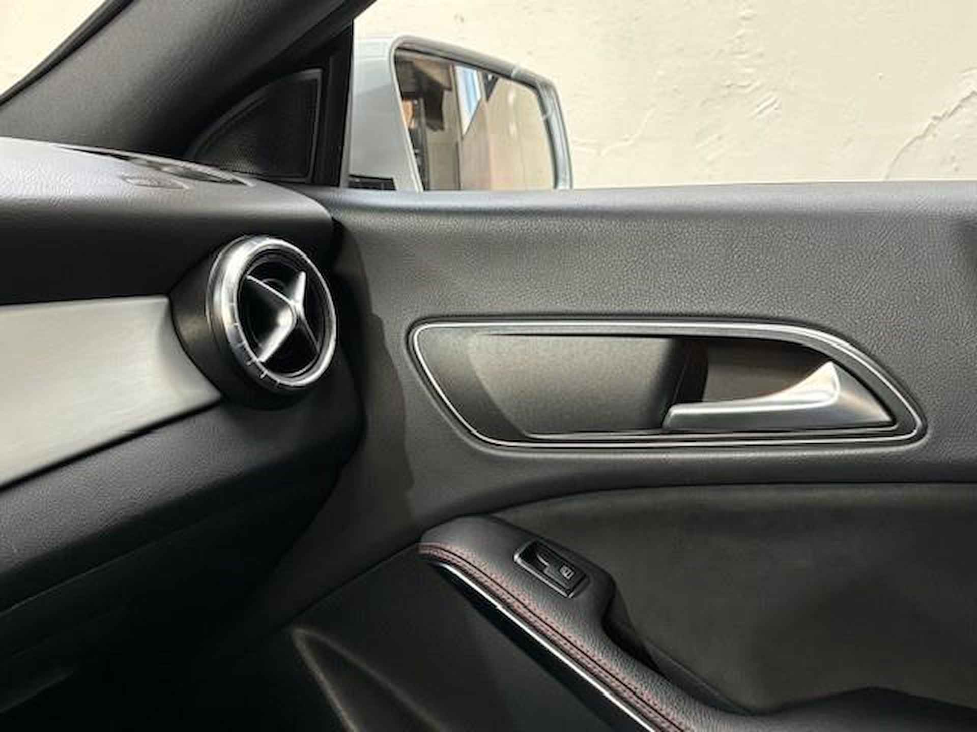 Mercedes-Benz CLA-klasse 180 Ambition AMG | Panoramadak | Apple car play | NL geleverd - 21/24