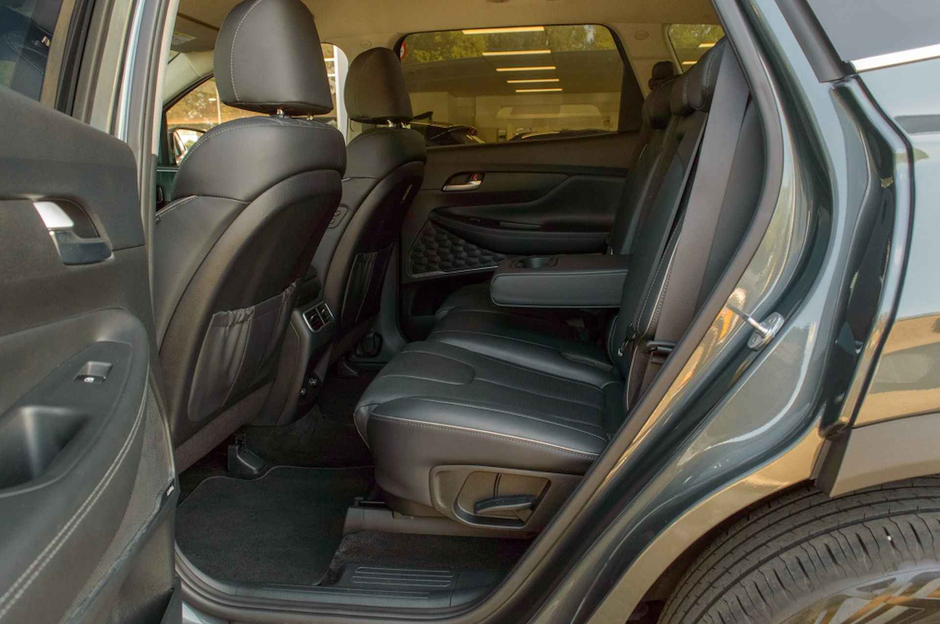 Hyundai Santa Fe 1.6 T-GDI HEV Comfort Smart | Leder | Trekhaak | Navigatie - 18/45