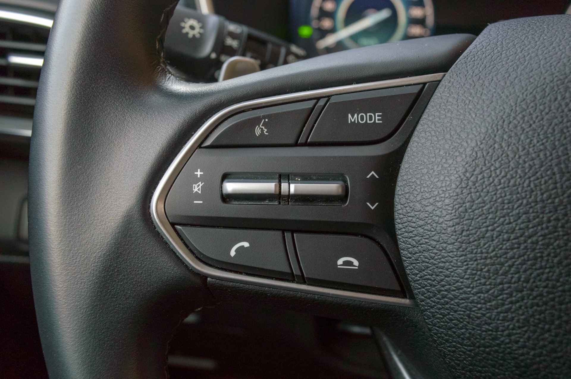 Hyundai Santa Fe 1.6 T-GDI HEV Comfort Smart | Leder | Trekhaak | Navigatie - 28/45