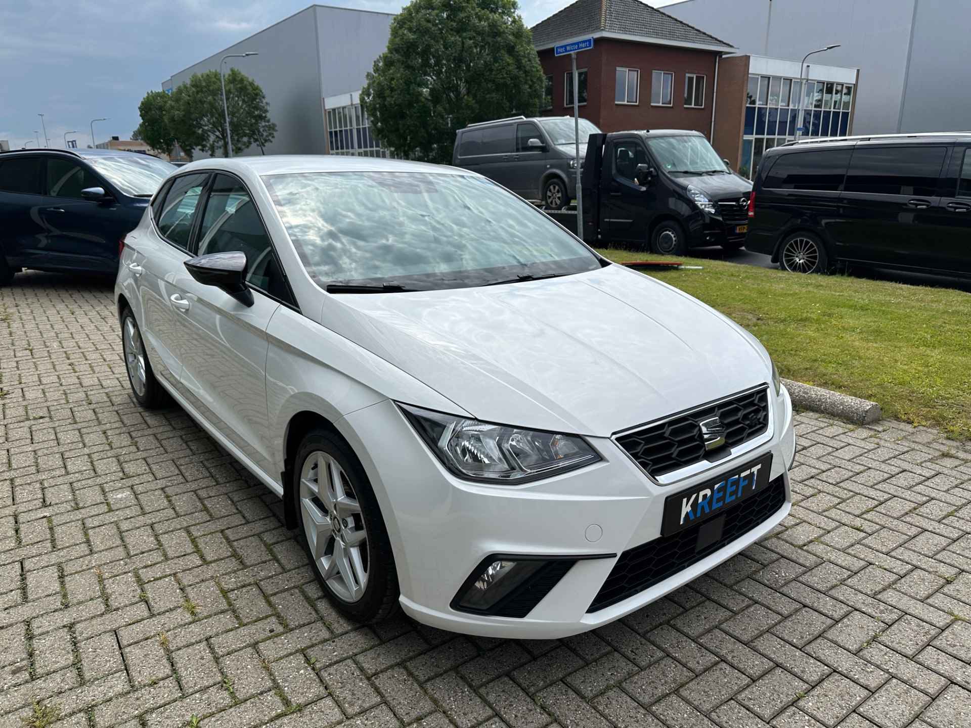 SEAT Ibiza 1.0 TSI FR Business Intense App Connect - 5/32